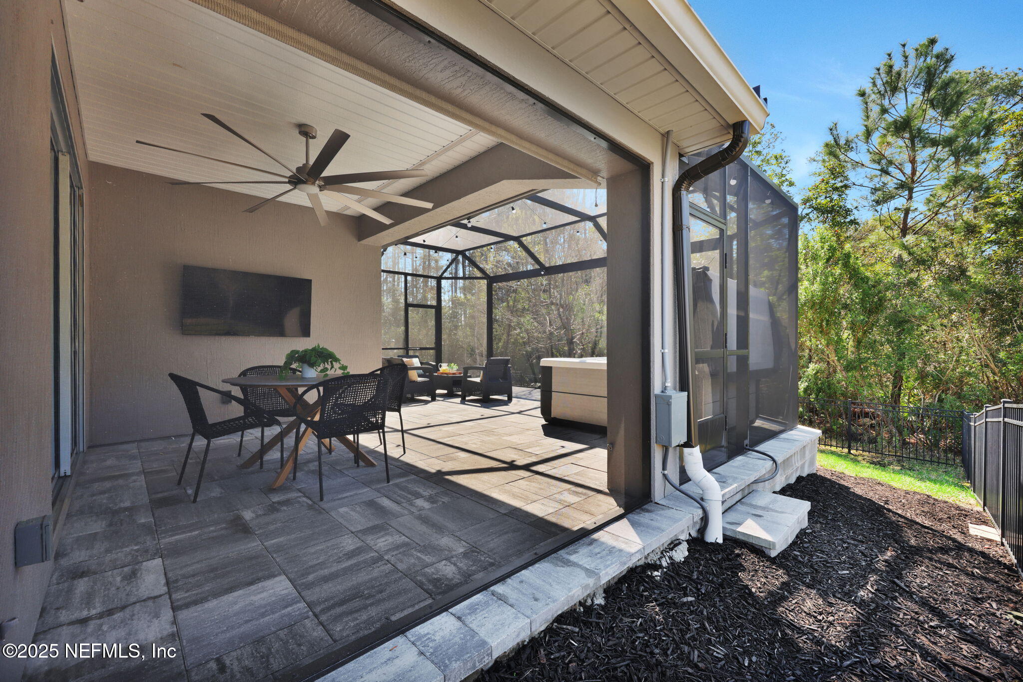 386 ASPEN LEAF Drive