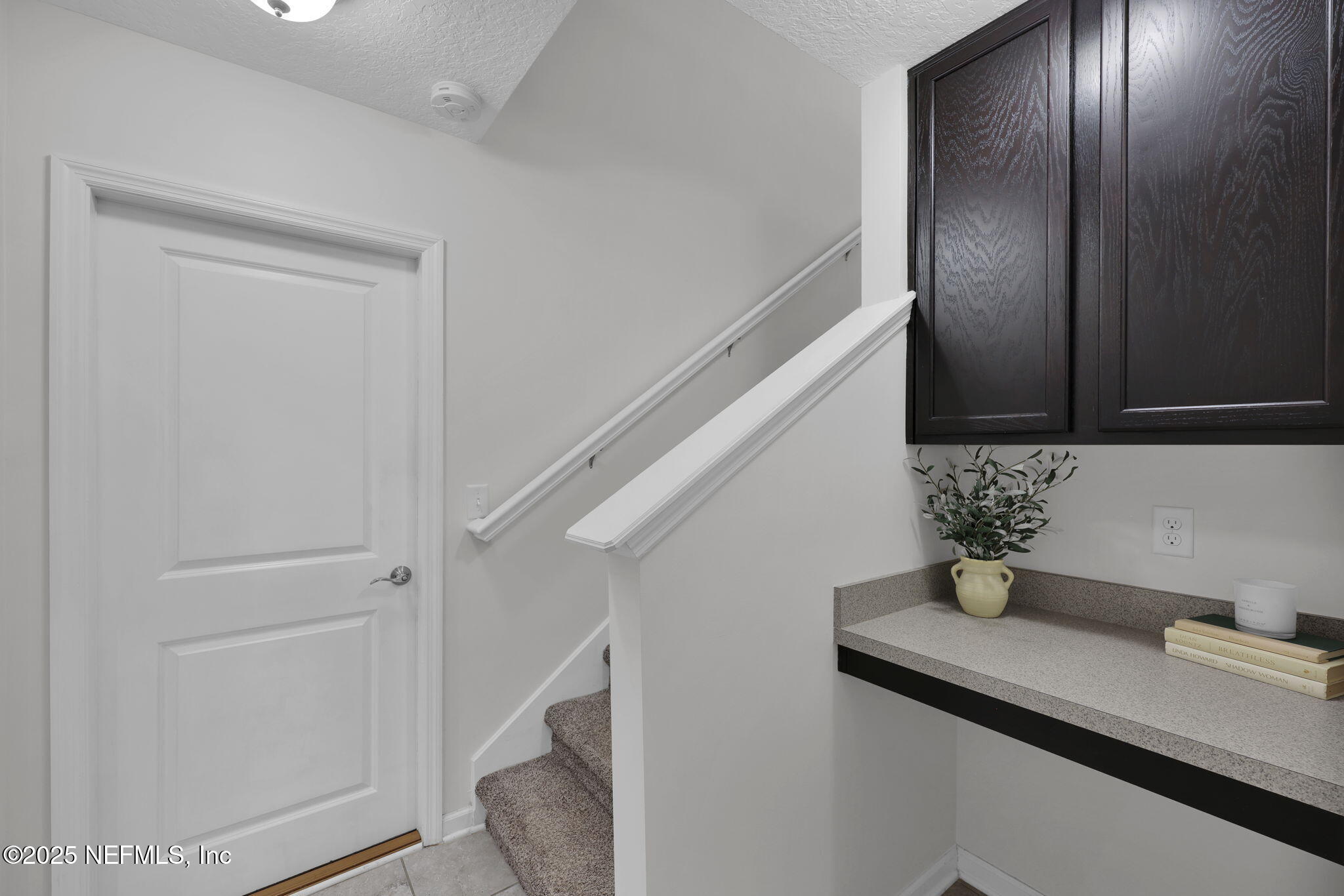 386 ASPEN LEAF Drive