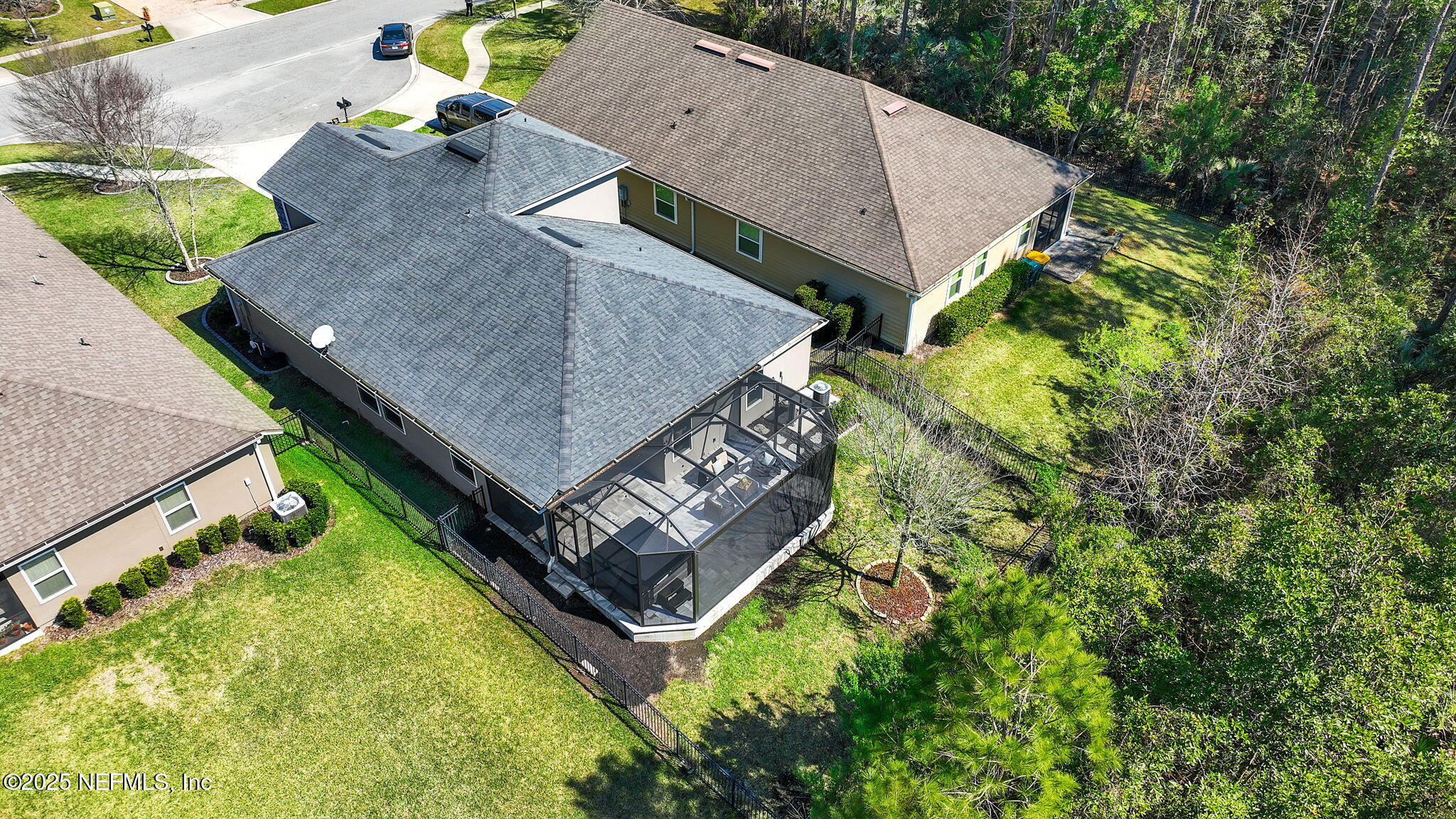 386 ASPEN LEAF Drive