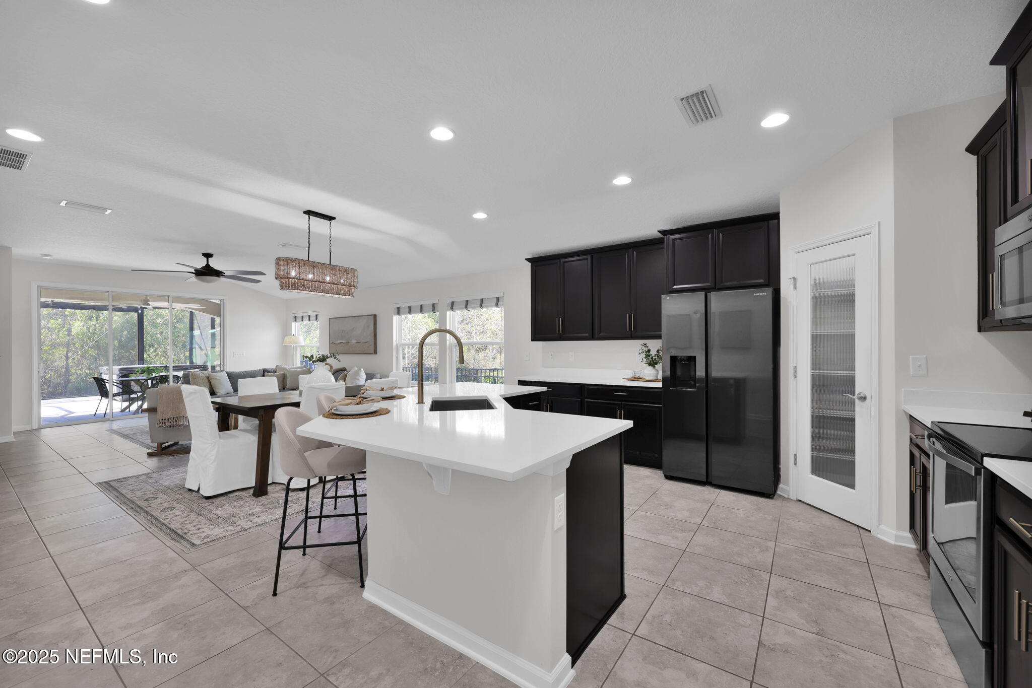 386 ASPEN LEAF Drive