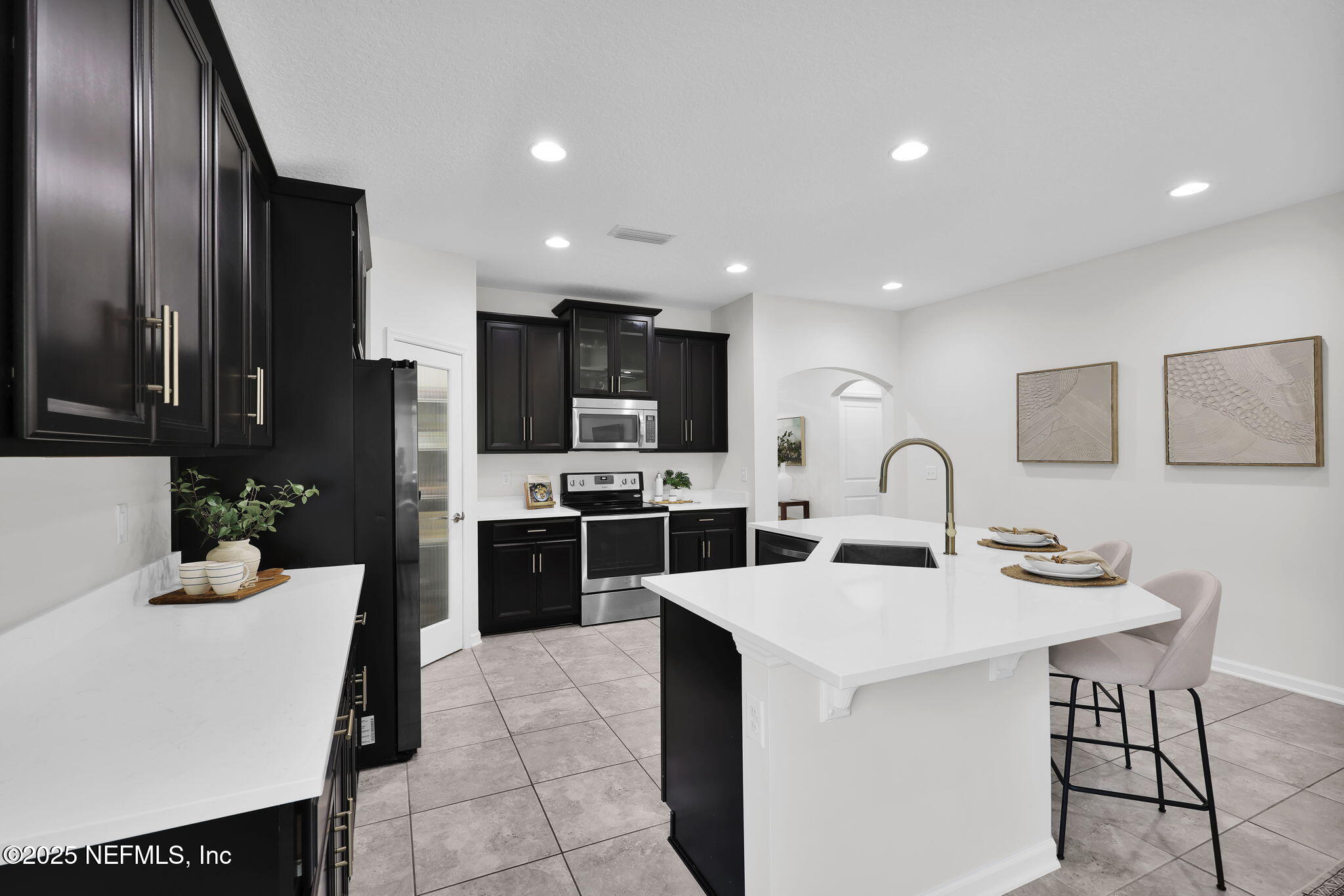 386 ASPEN LEAF Drive