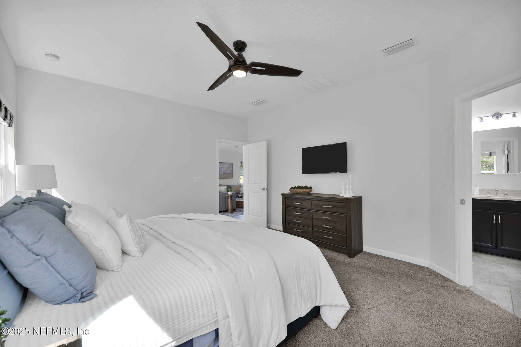 386 ASPEN LEAF Drive