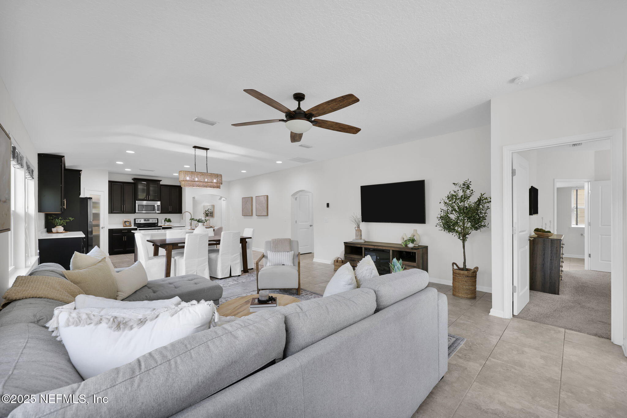 386 ASPEN LEAF Drive