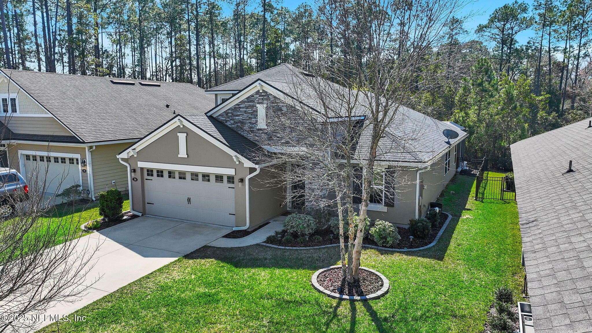 386 ASPEN LEAF Drive