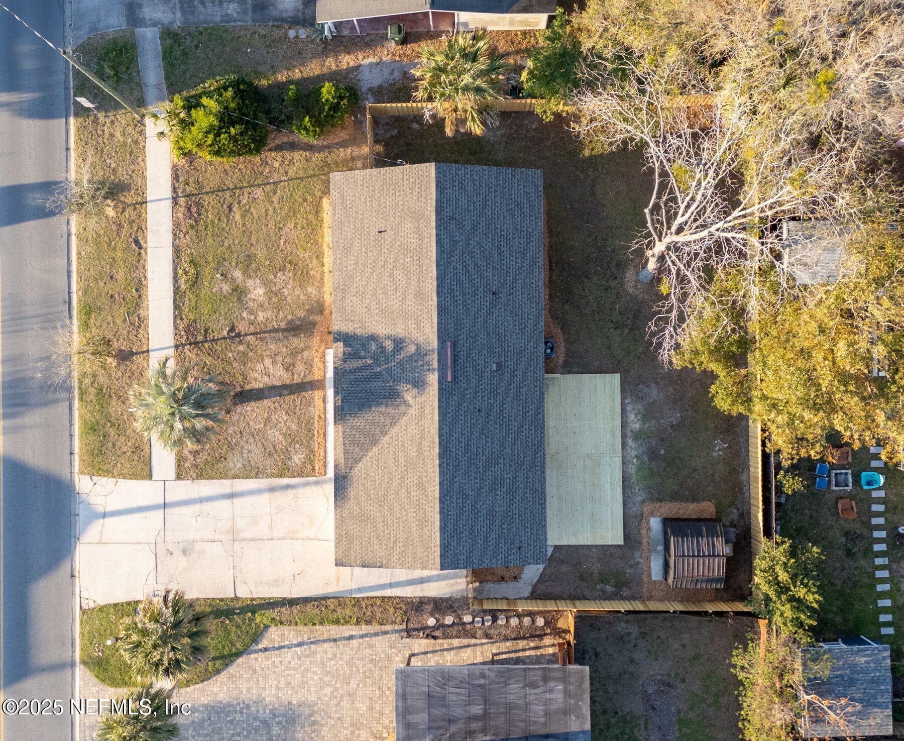 423 ROYAL PALMS Drive