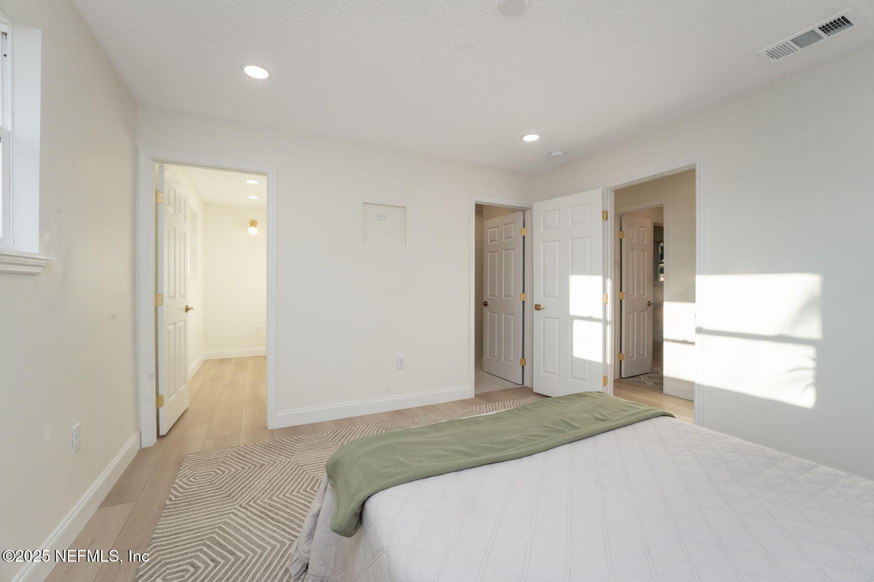 423 ROYAL PALMS Drive