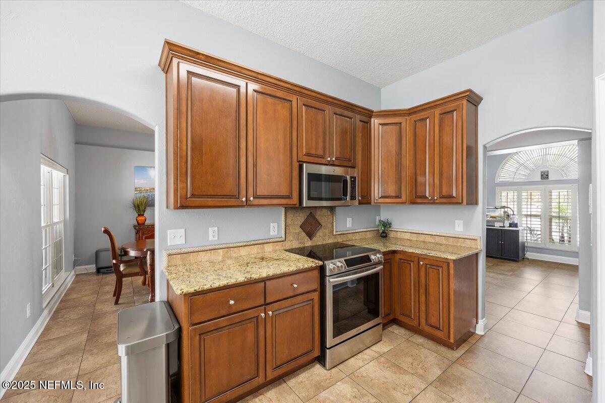 11150 CISCO GARDENS Road S