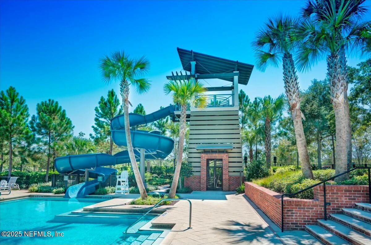 124 MEADOW CREEK Drive, St. Johns