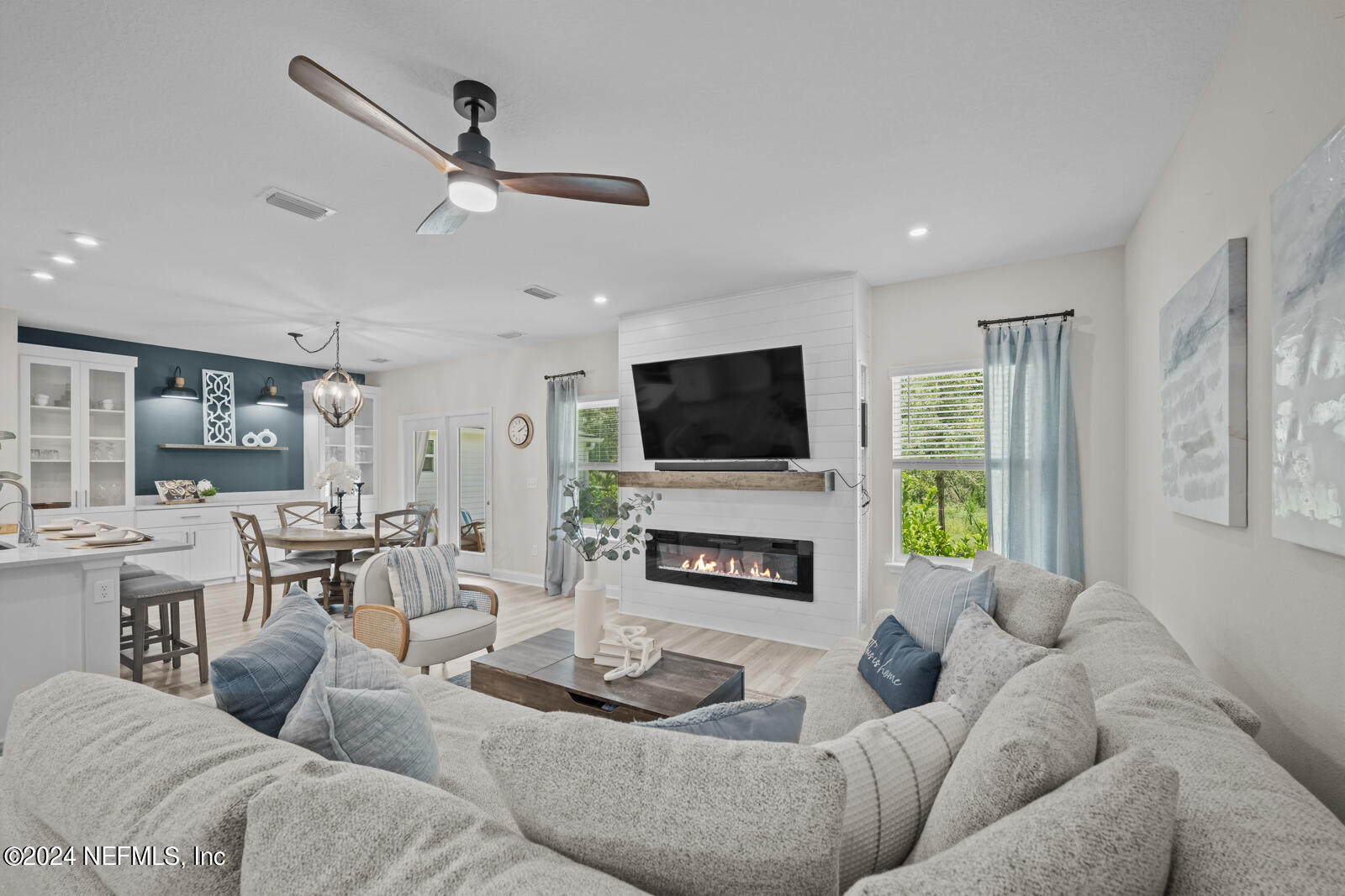 124 MEADOW CREEK Drive, St. Johns