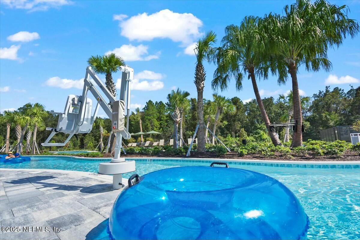 124 MEADOW CREEK Drive, St. Johns