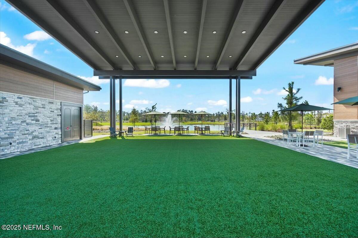 124 MEADOW CREEK Drive, St. Johns