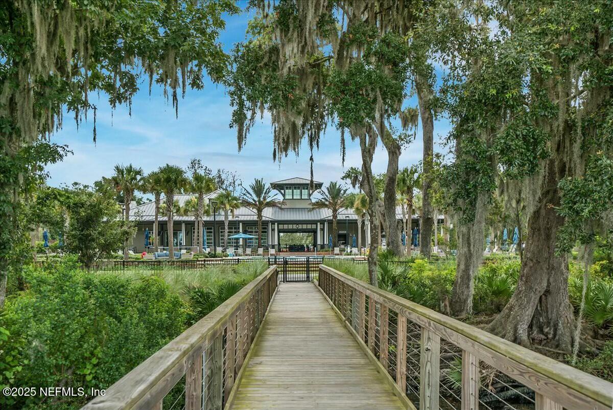 124 MEADOW CREEK Drive, St. Johns