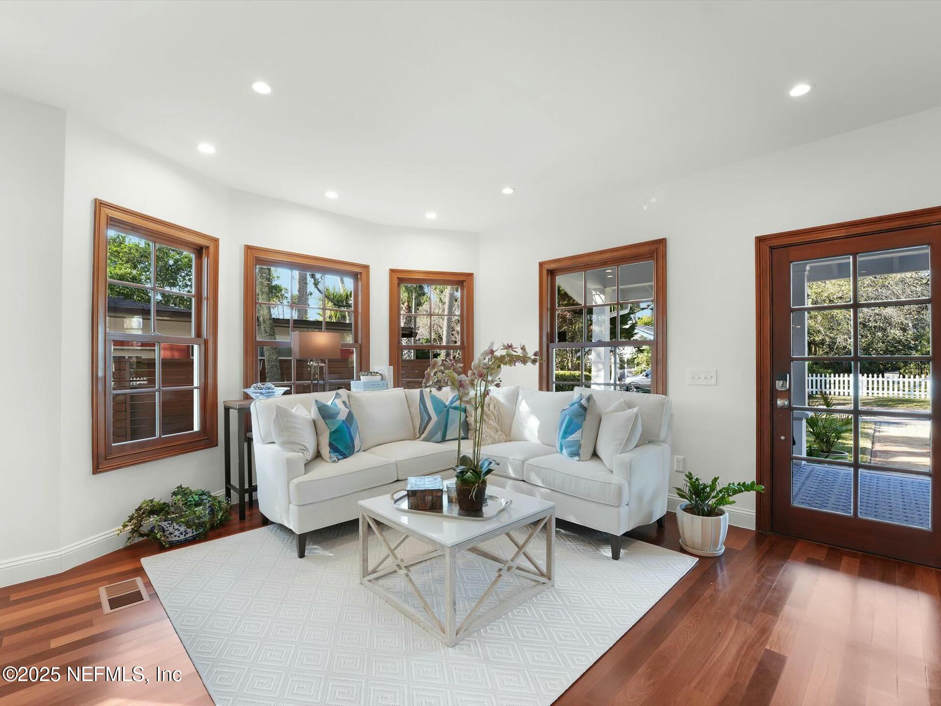 322 6TH Street