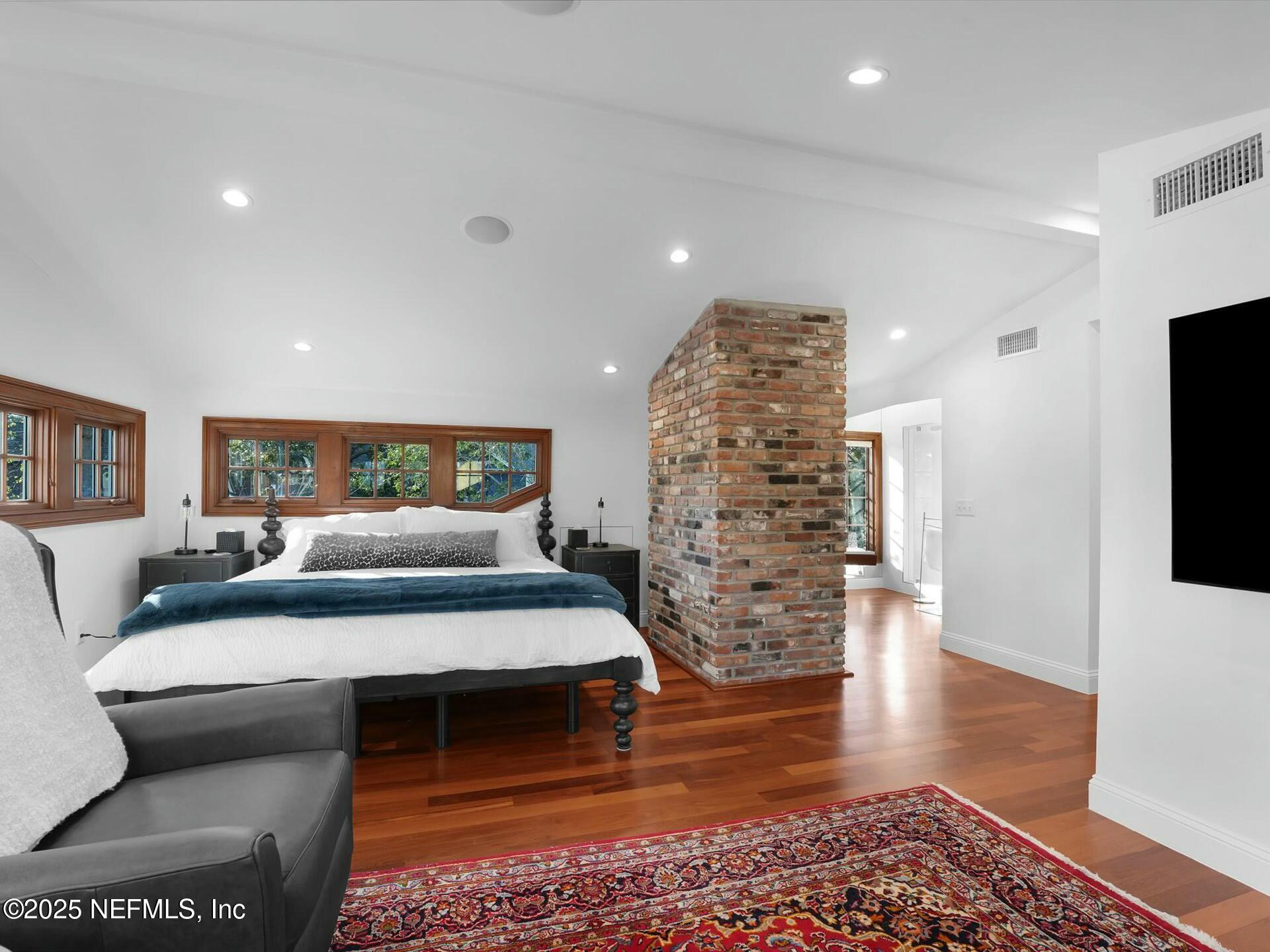 322 6TH Street