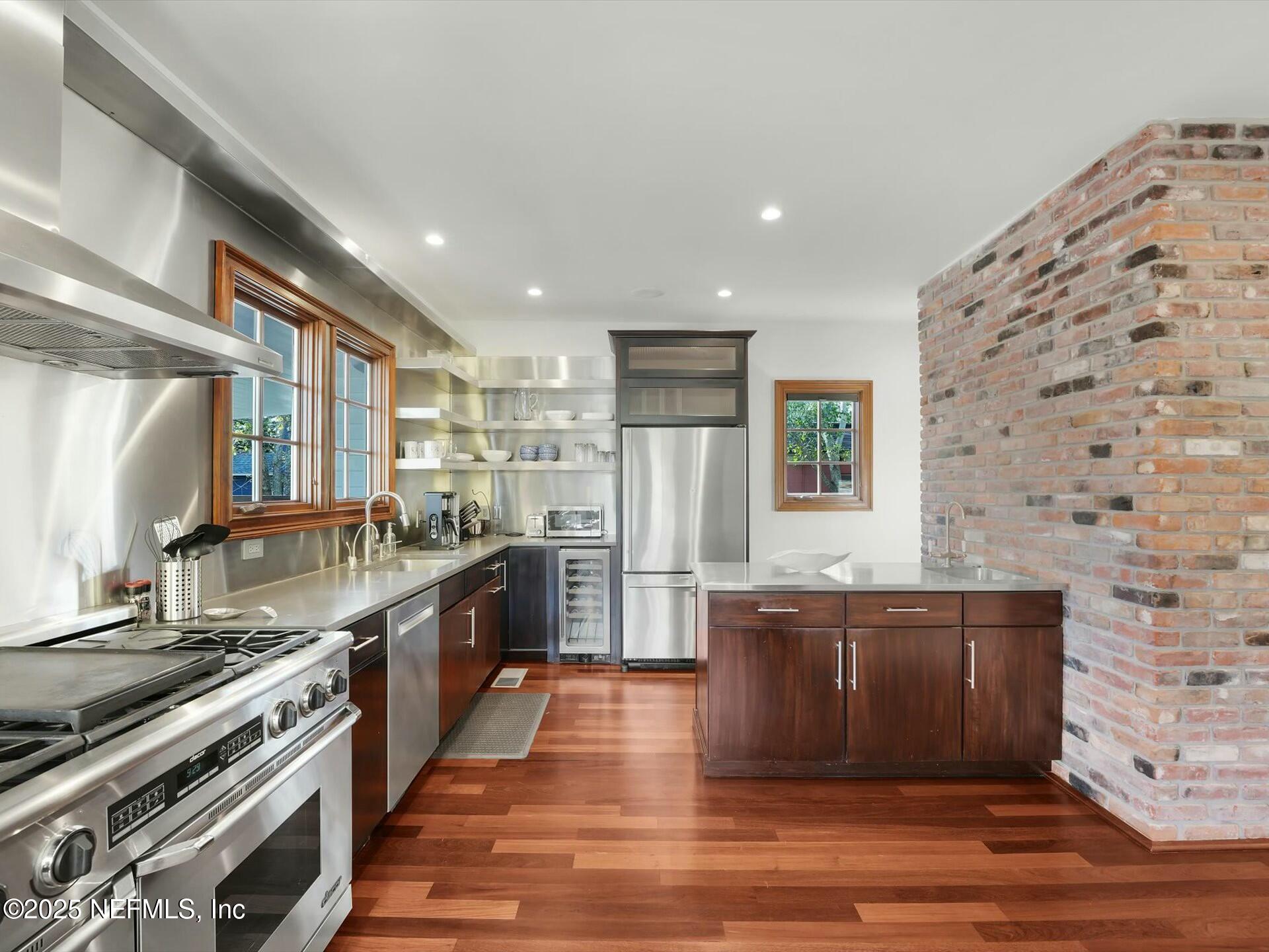 322 6TH Street