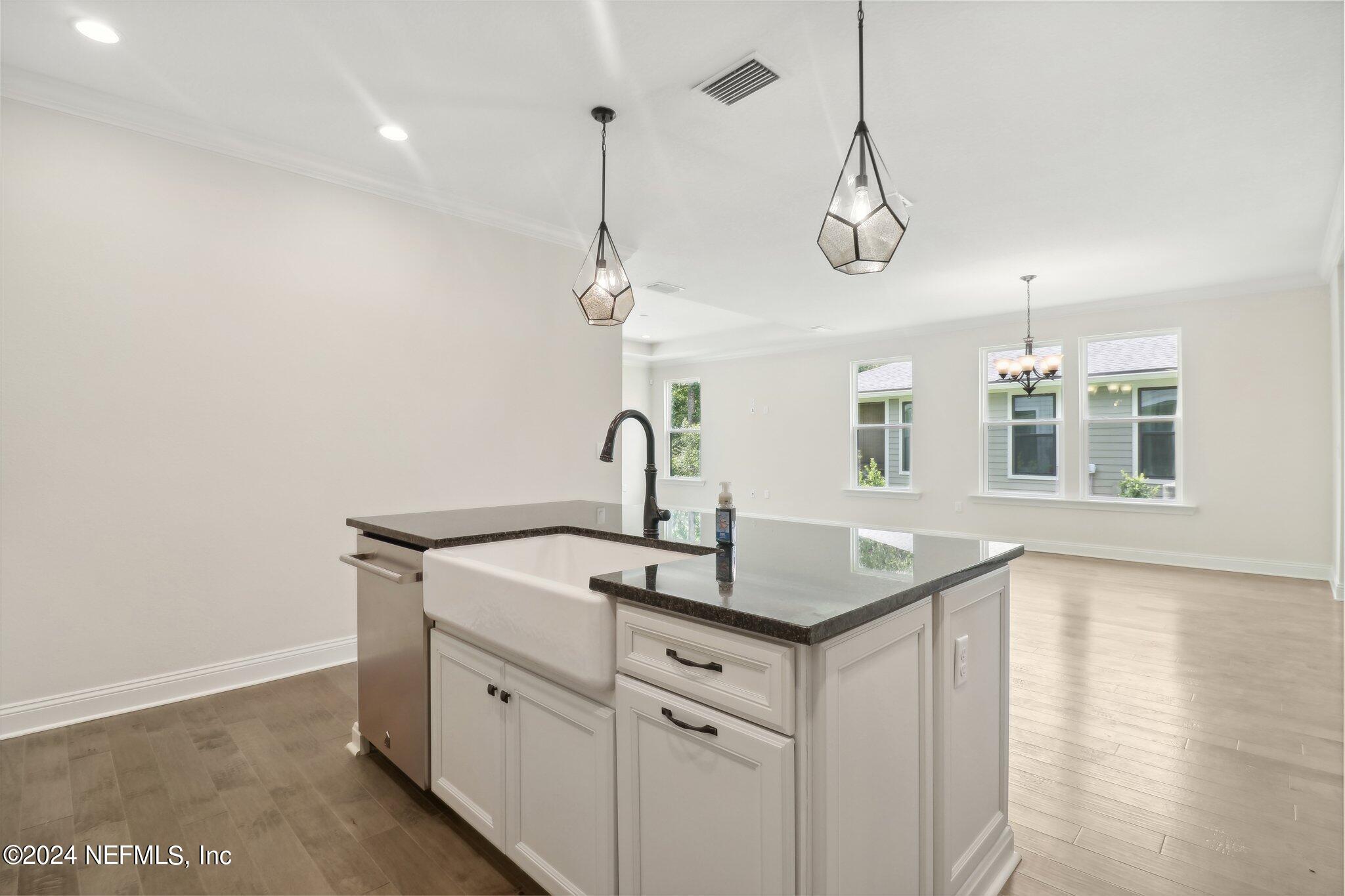 10077 FILAMENT Boulevard