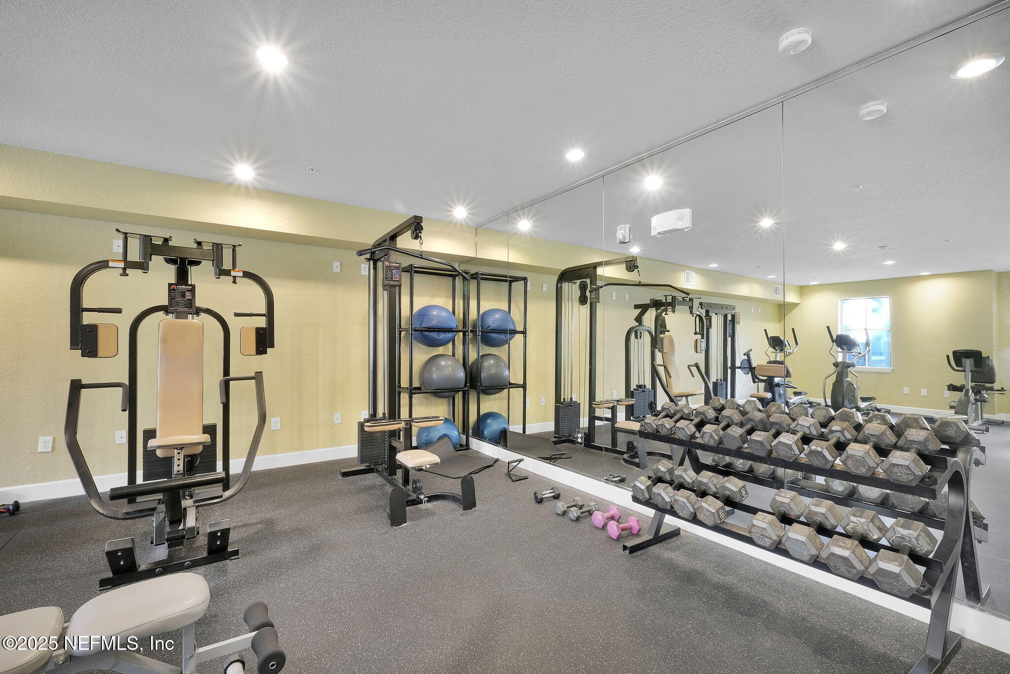 8539 GATE Parkway W, 624