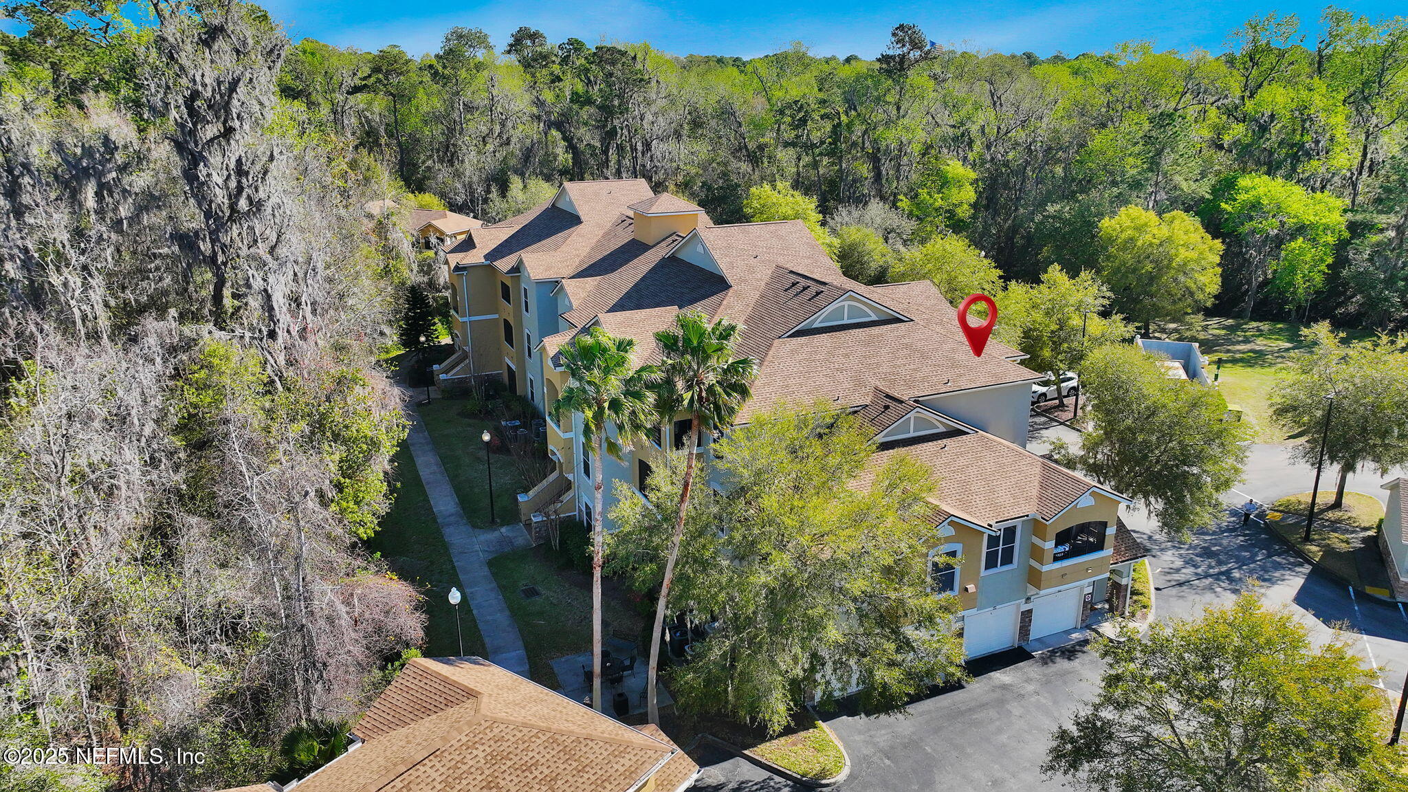 8539 GATE Parkway W, 624