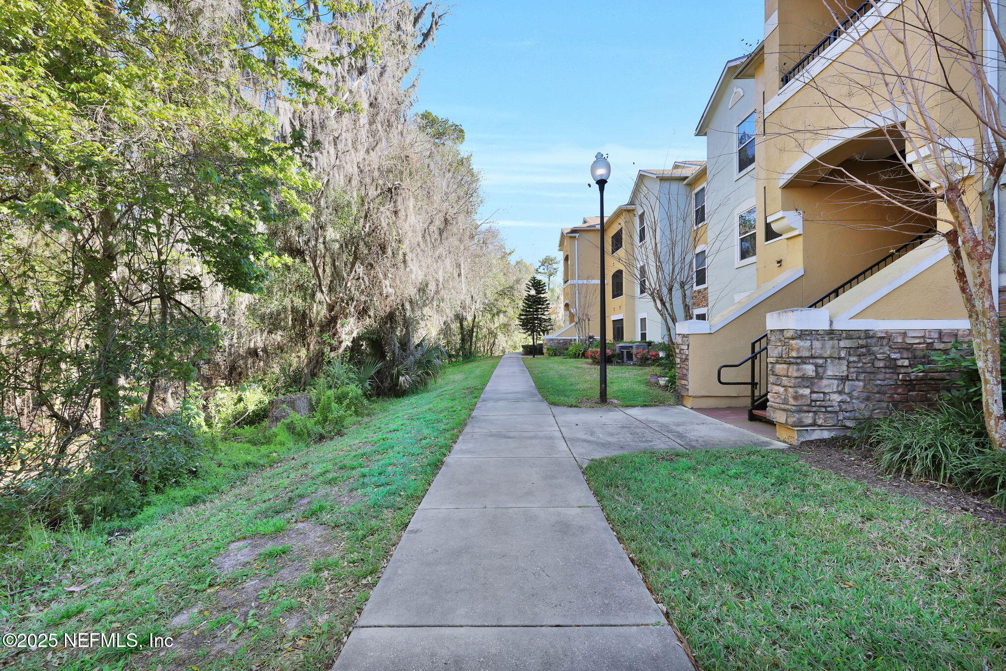 8539 GATE Parkway W, 624