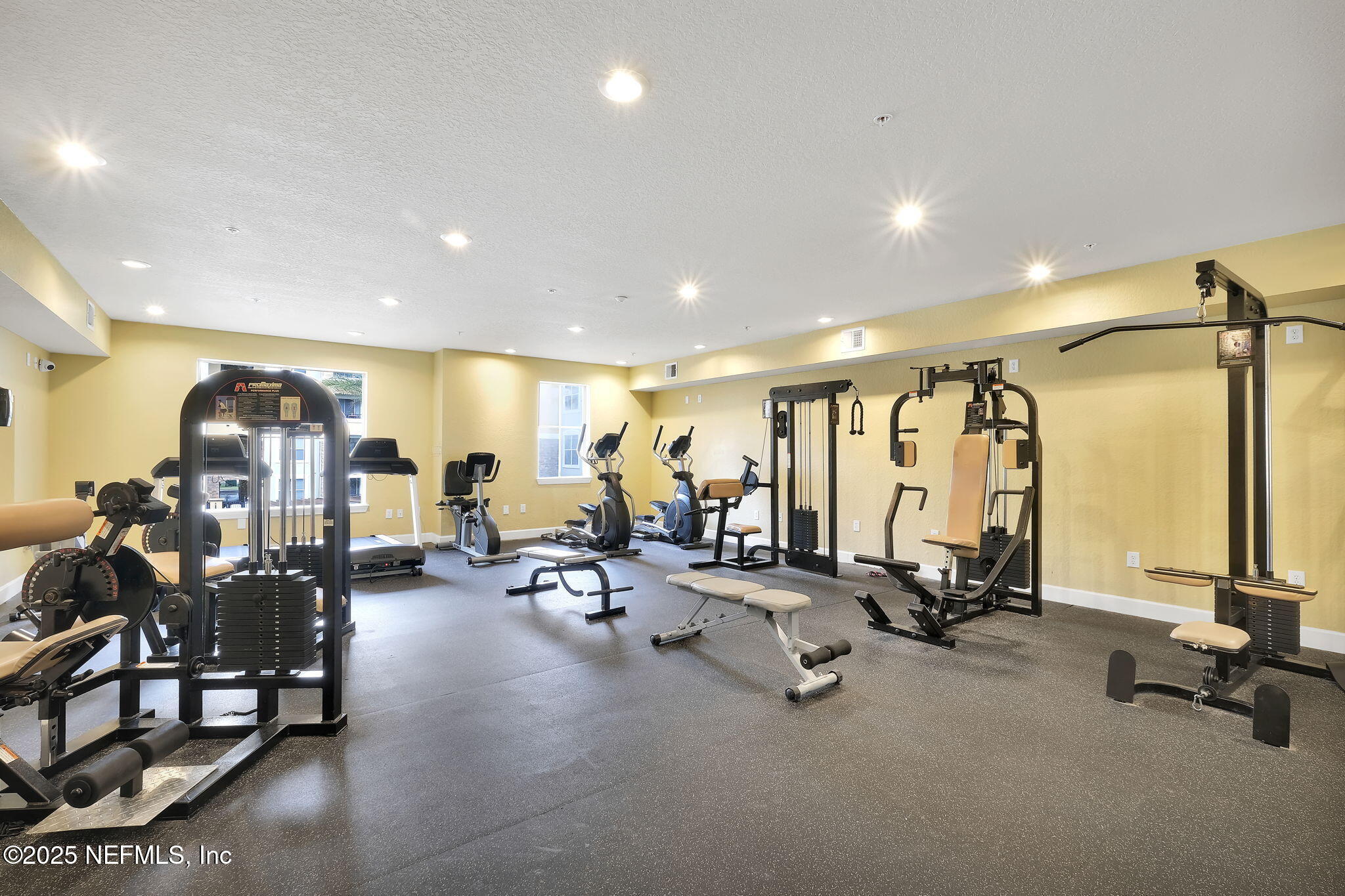 8539 GATE Parkway W, 624