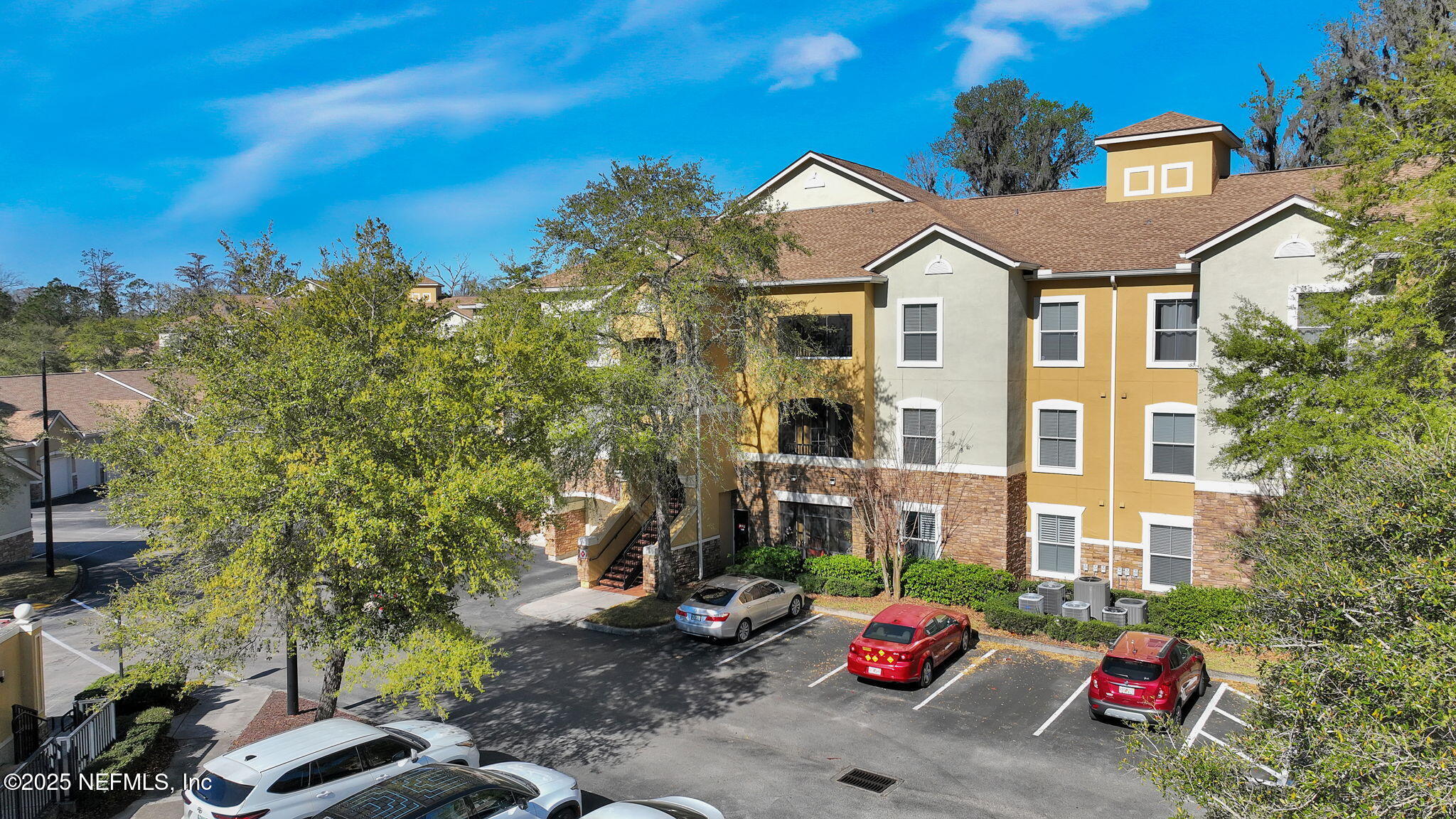 8539 GATE Parkway W, 624