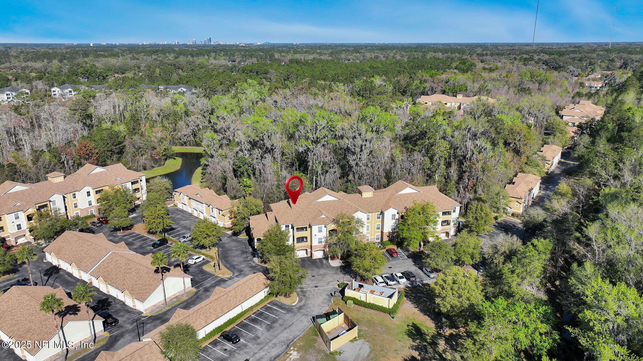 8539 GATE Parkway W, 624