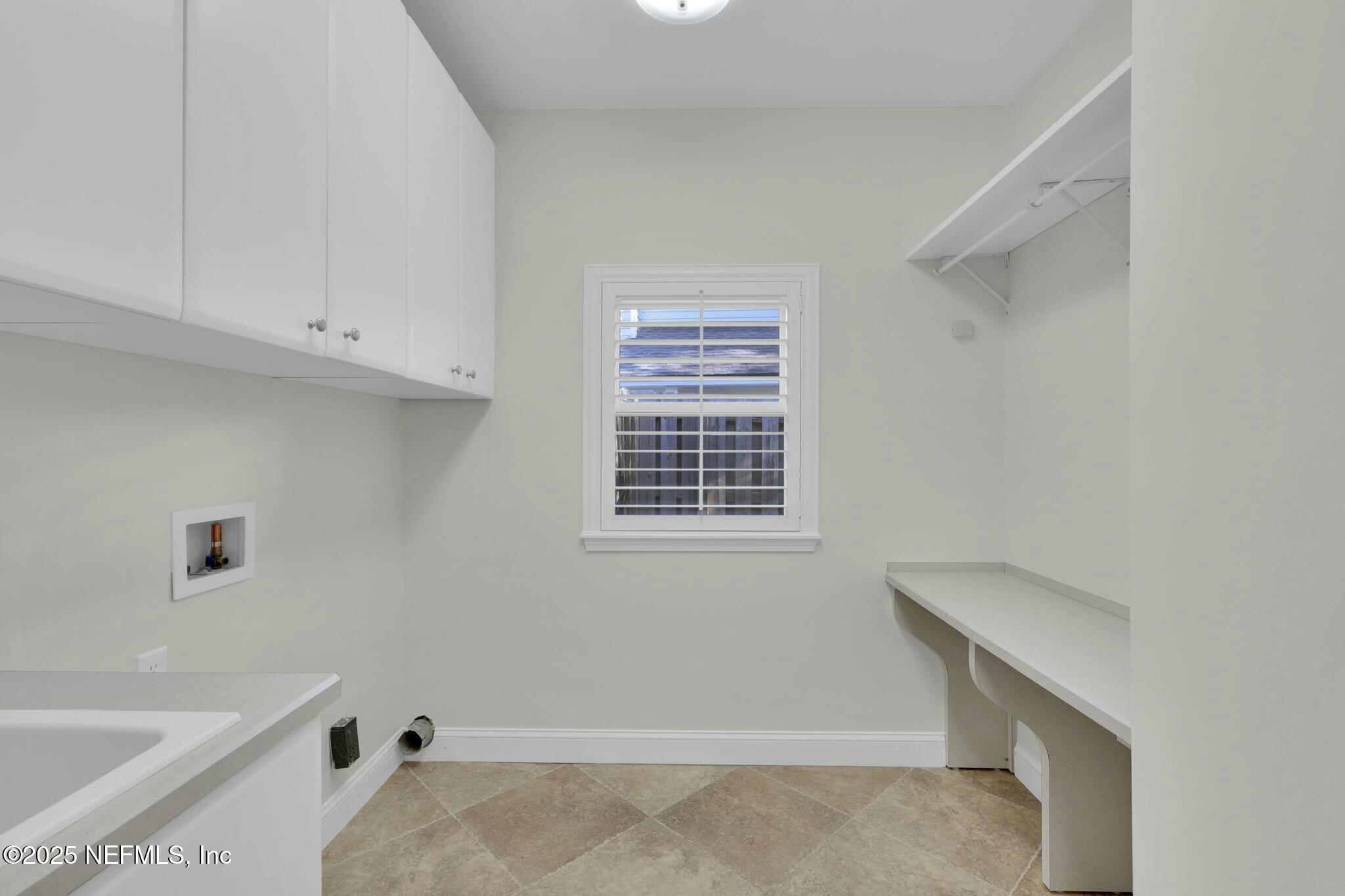 2323 BAREFOOT Trace