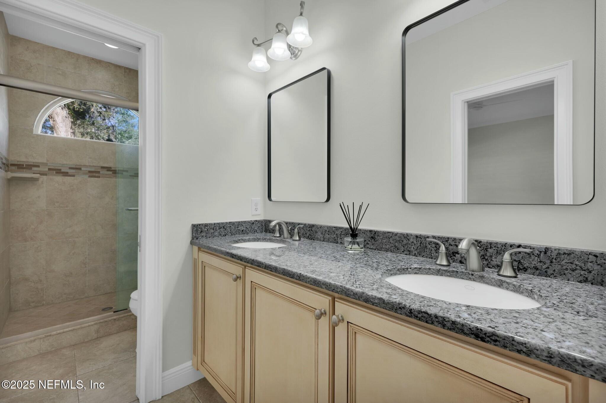 2323 BAREFOOT Trace