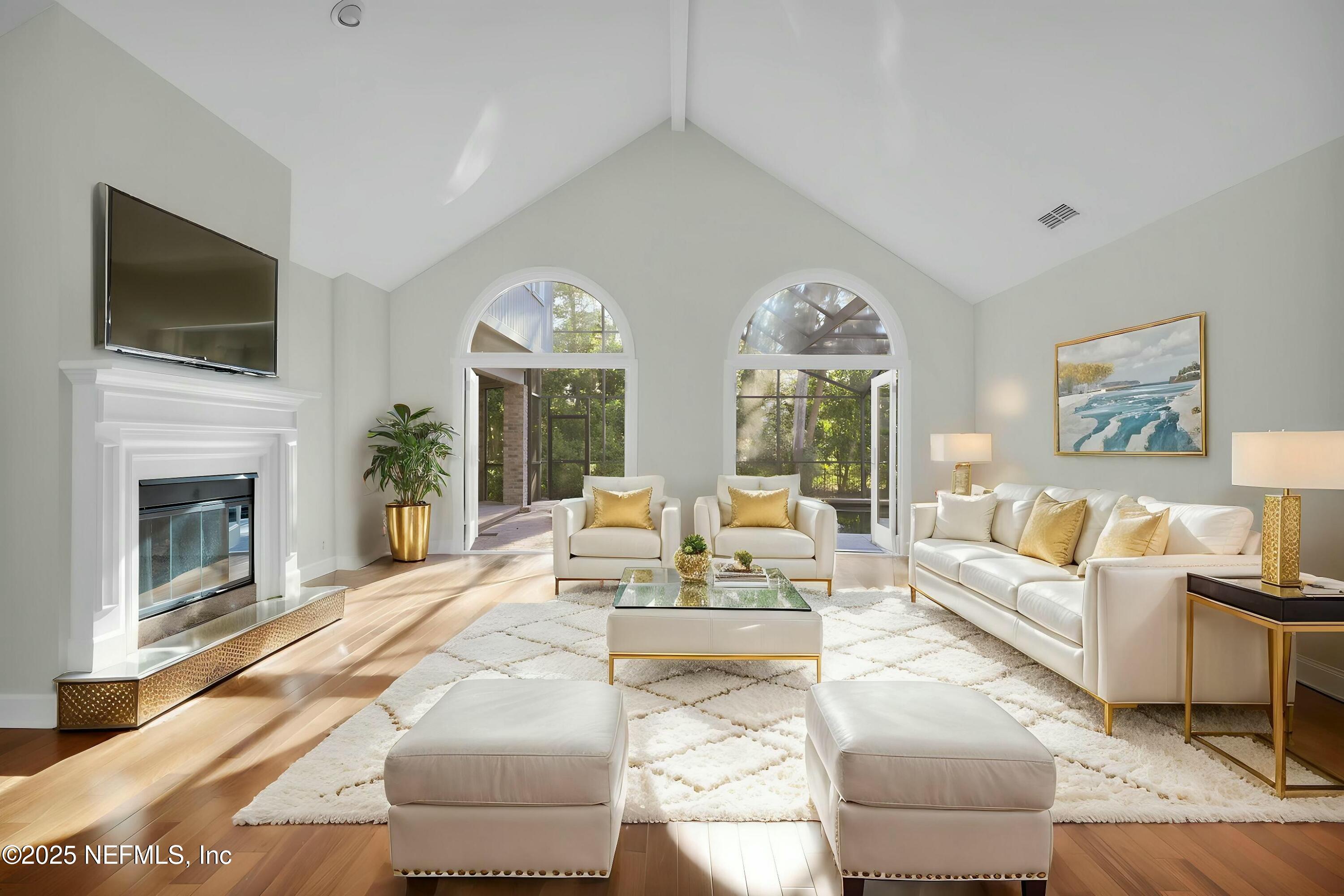 2323 BAREFOOT Trace