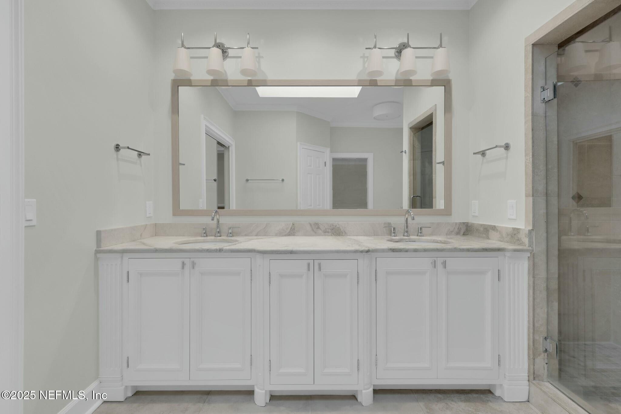 2323 BAREFOOT Trace