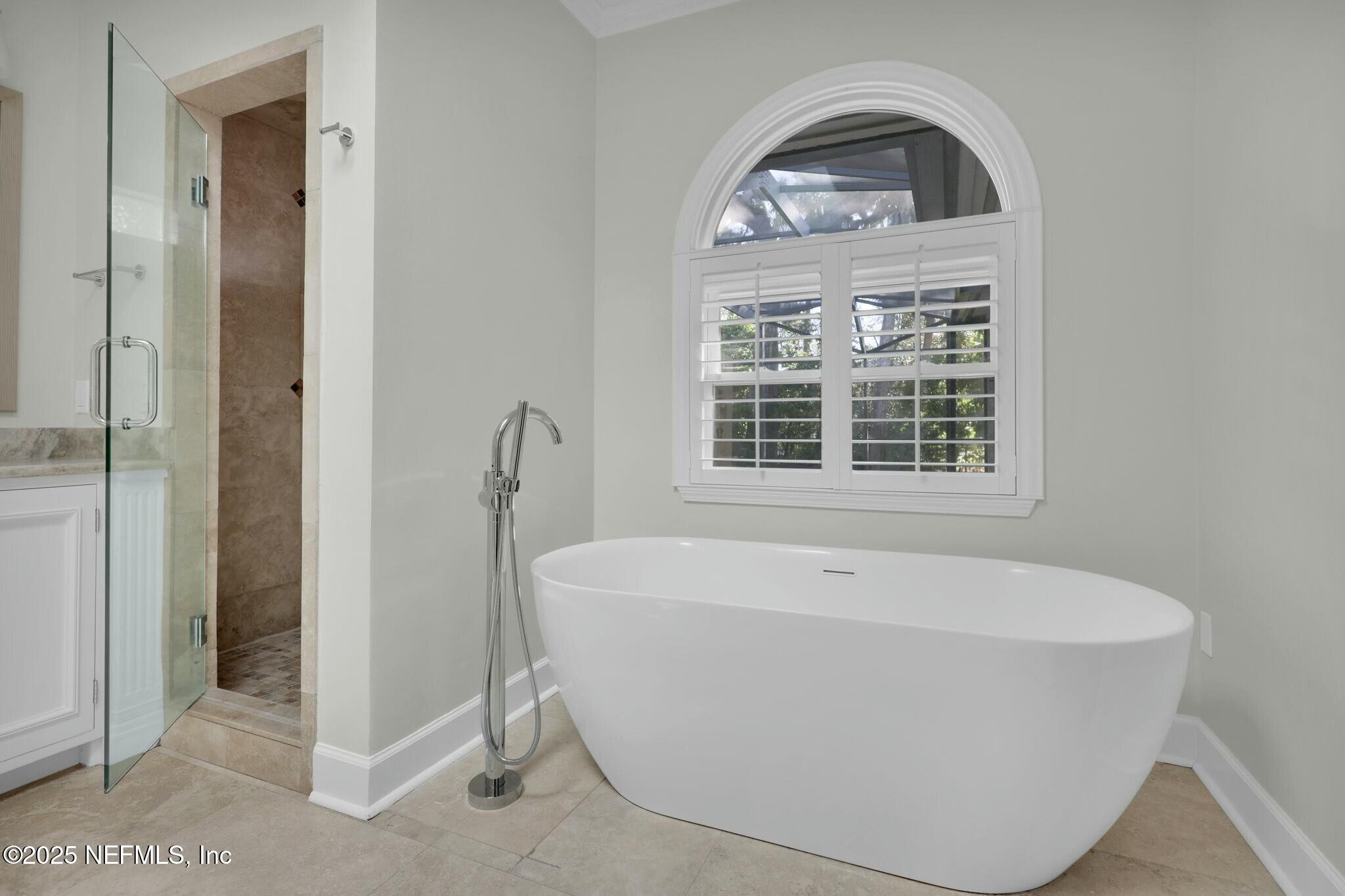 2323 BAREFOOT Trace