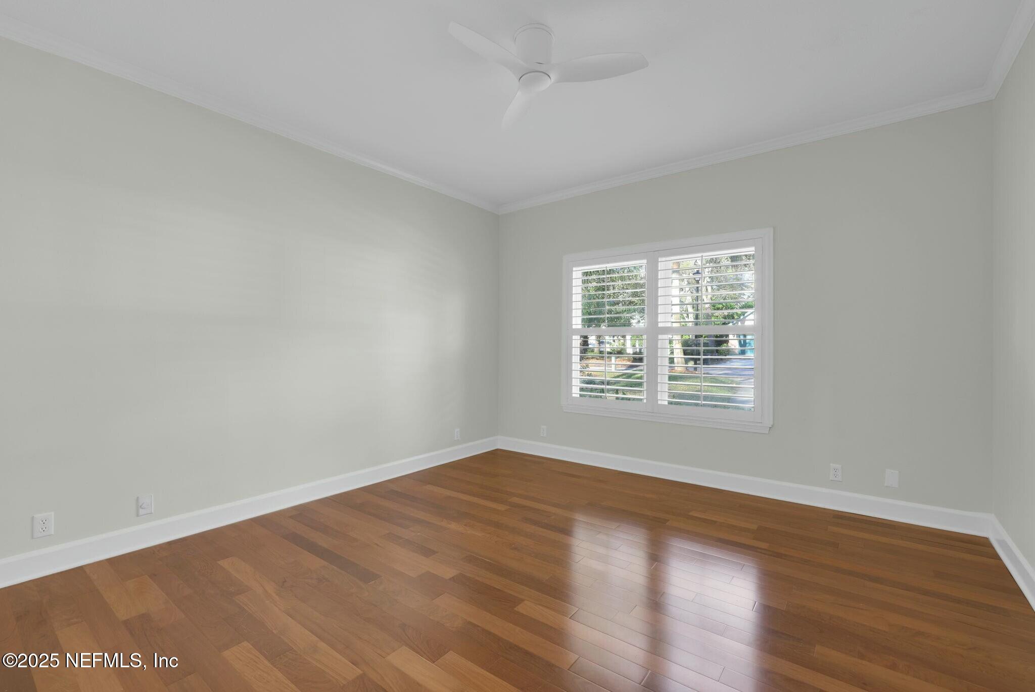 2323 BAREFOOT Trace