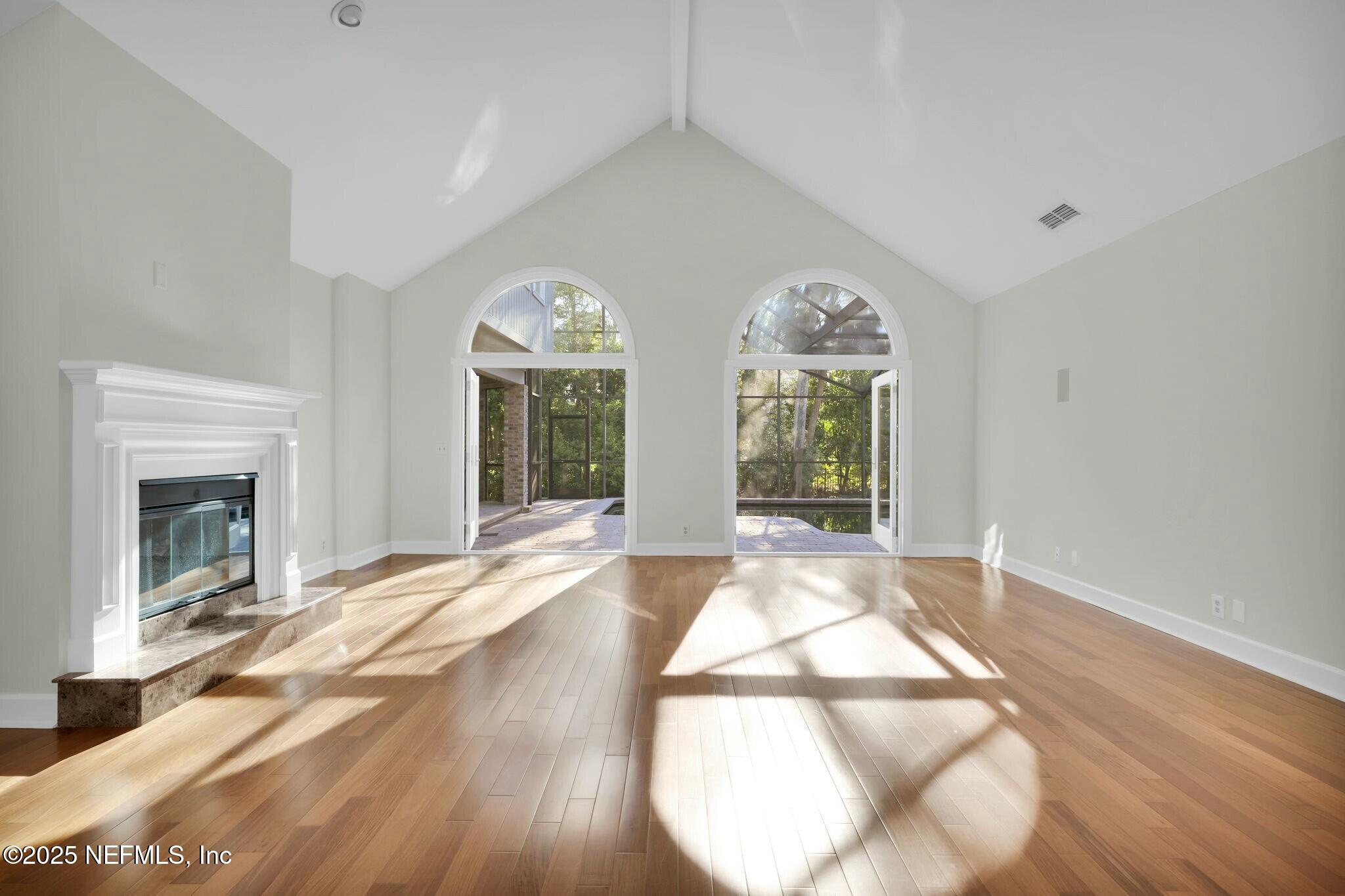 2323 BAREFOOT Trace