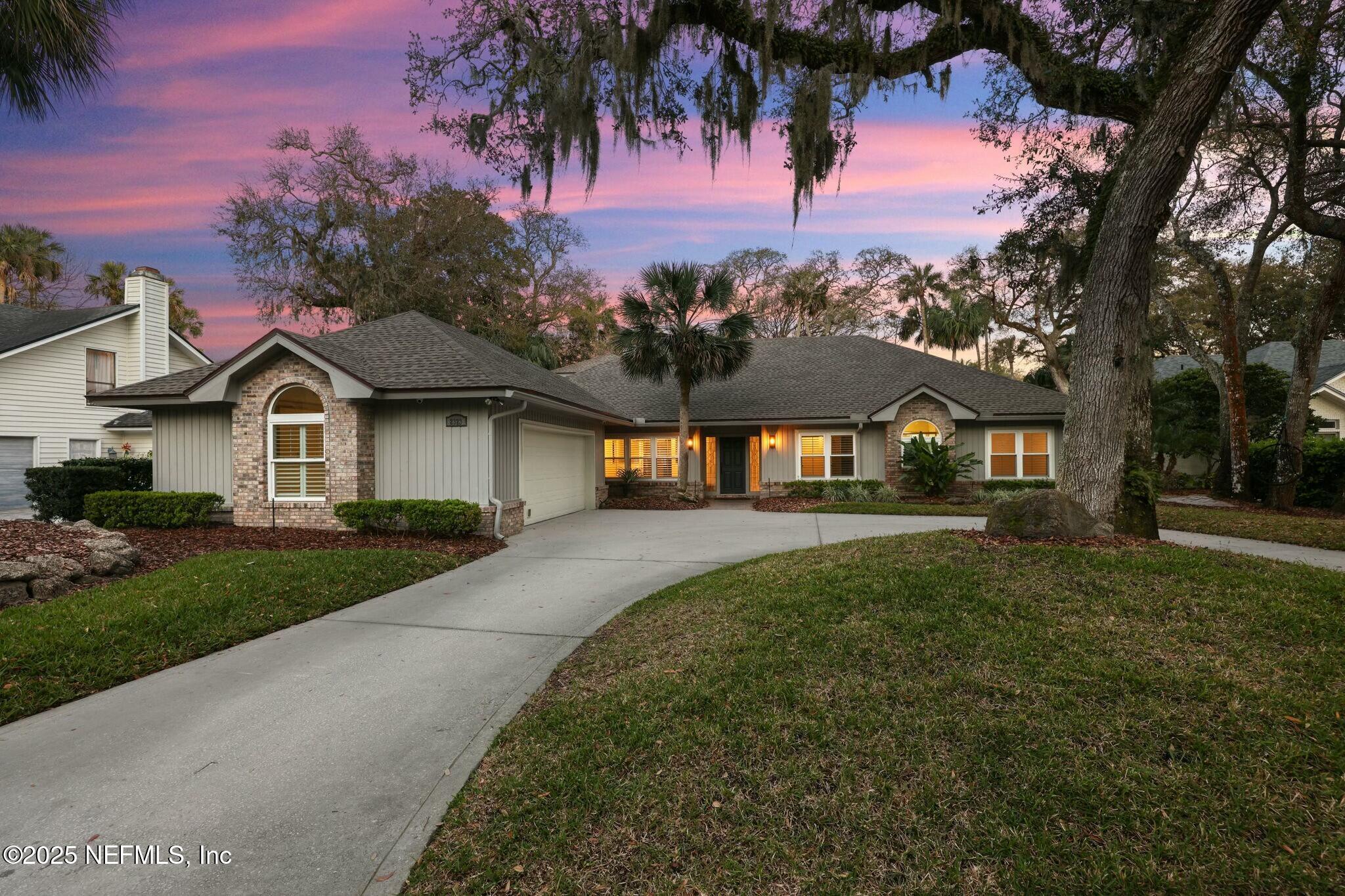2323 BAREFOOT Trace