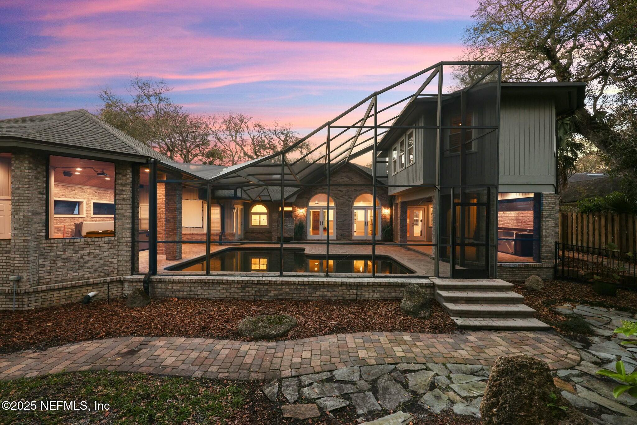 2323 BAREFOOT Trace