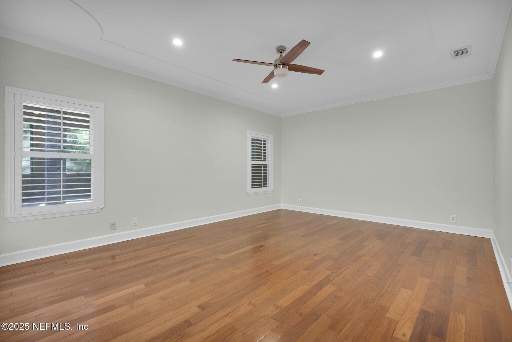 2323 BAREFOOT Trace