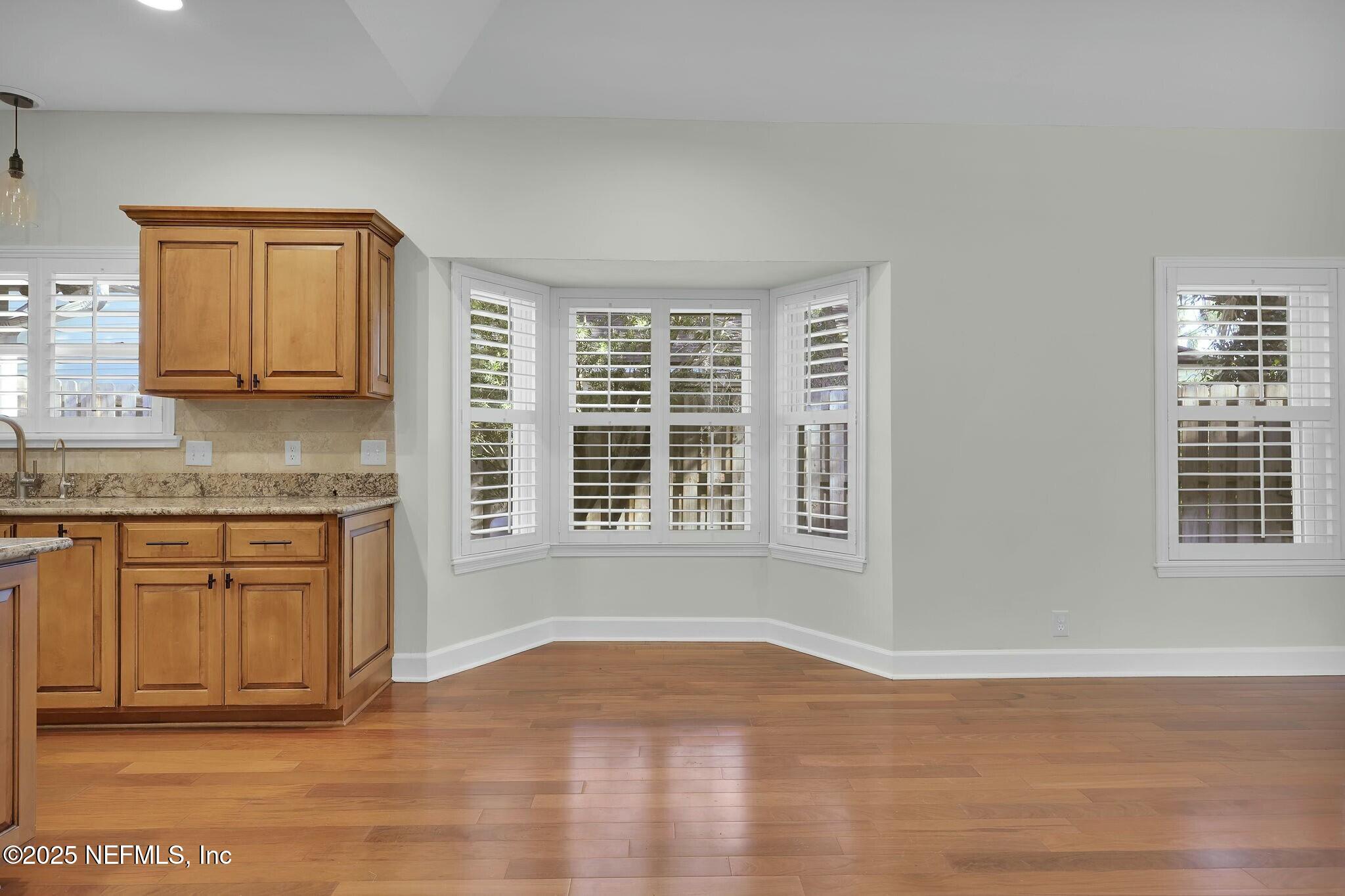 2323 BAREFOOT Trace