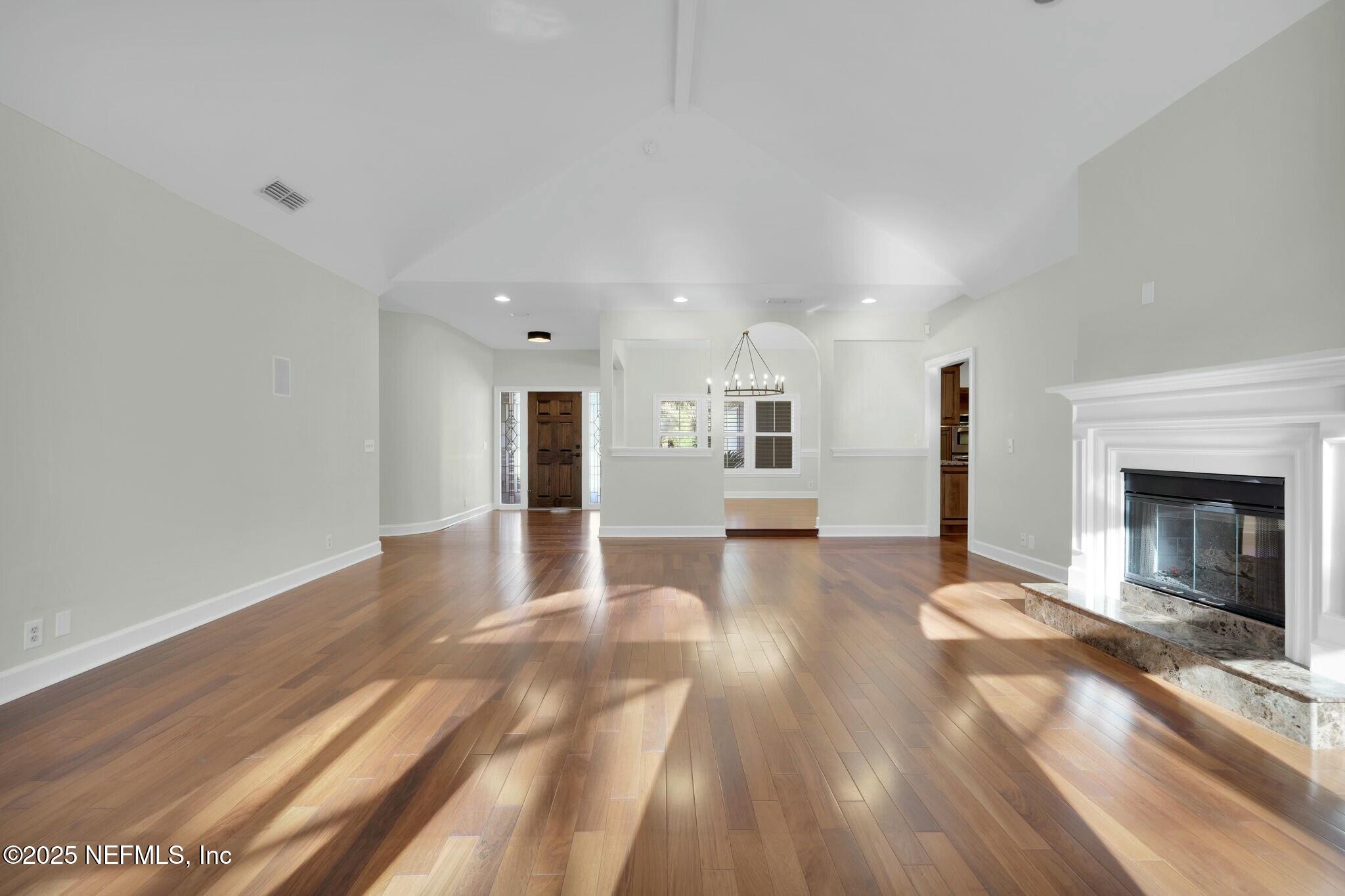 2323 BAREFOOT Trace