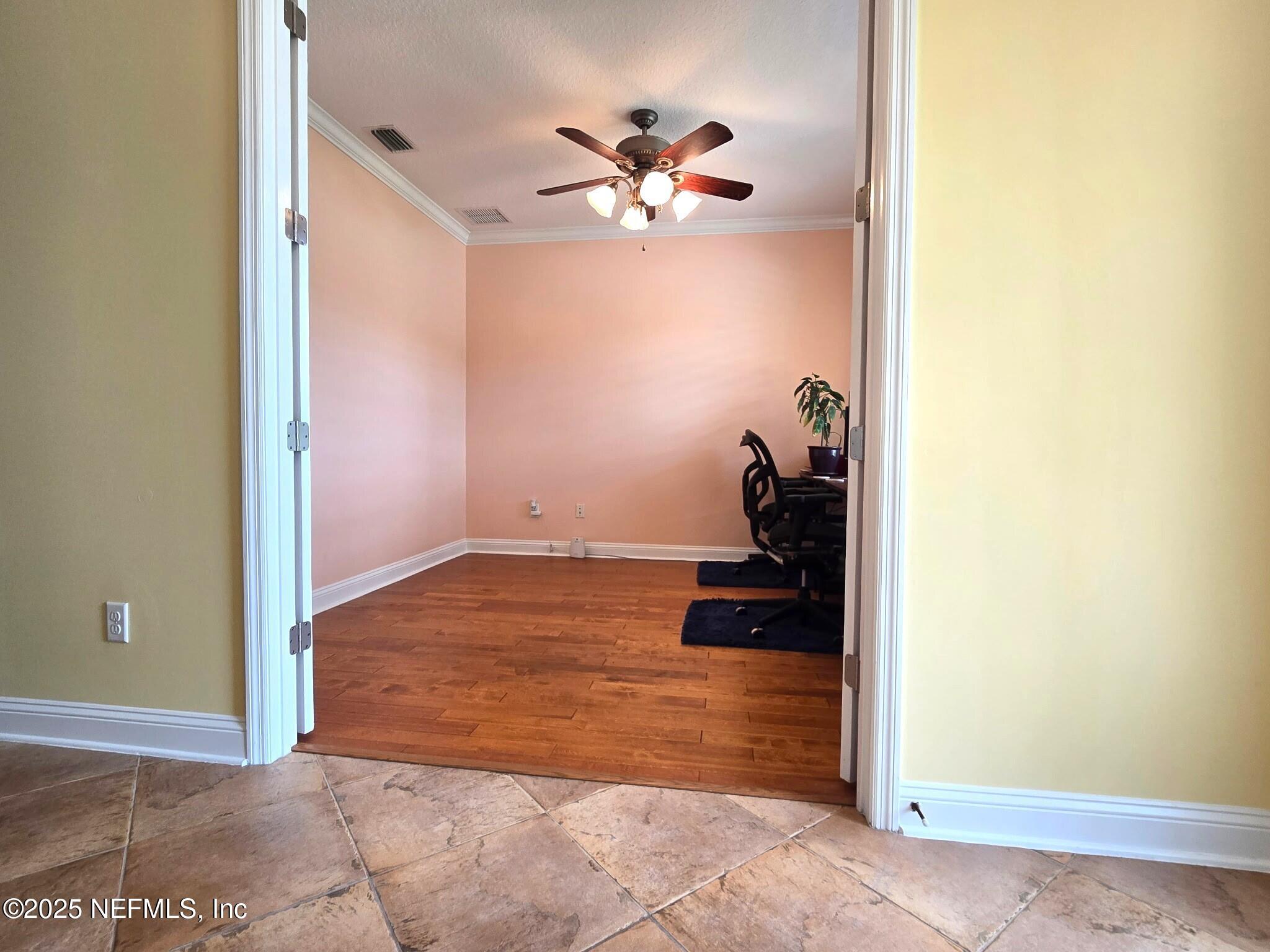 571 E KINGS COLLEGE Drive, St. Johns