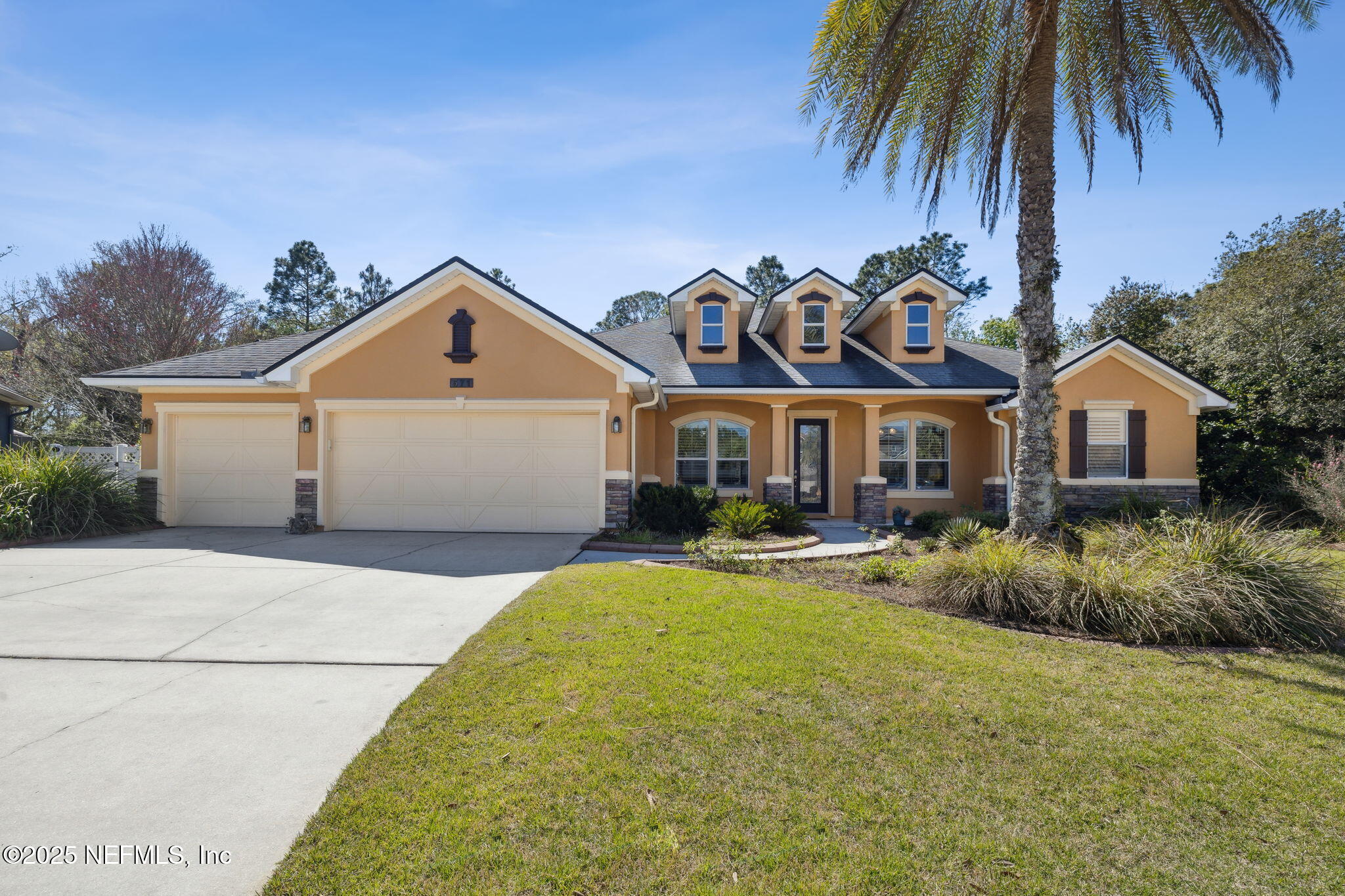 571 E KINGS COLLEGE Drive, St. Johns
