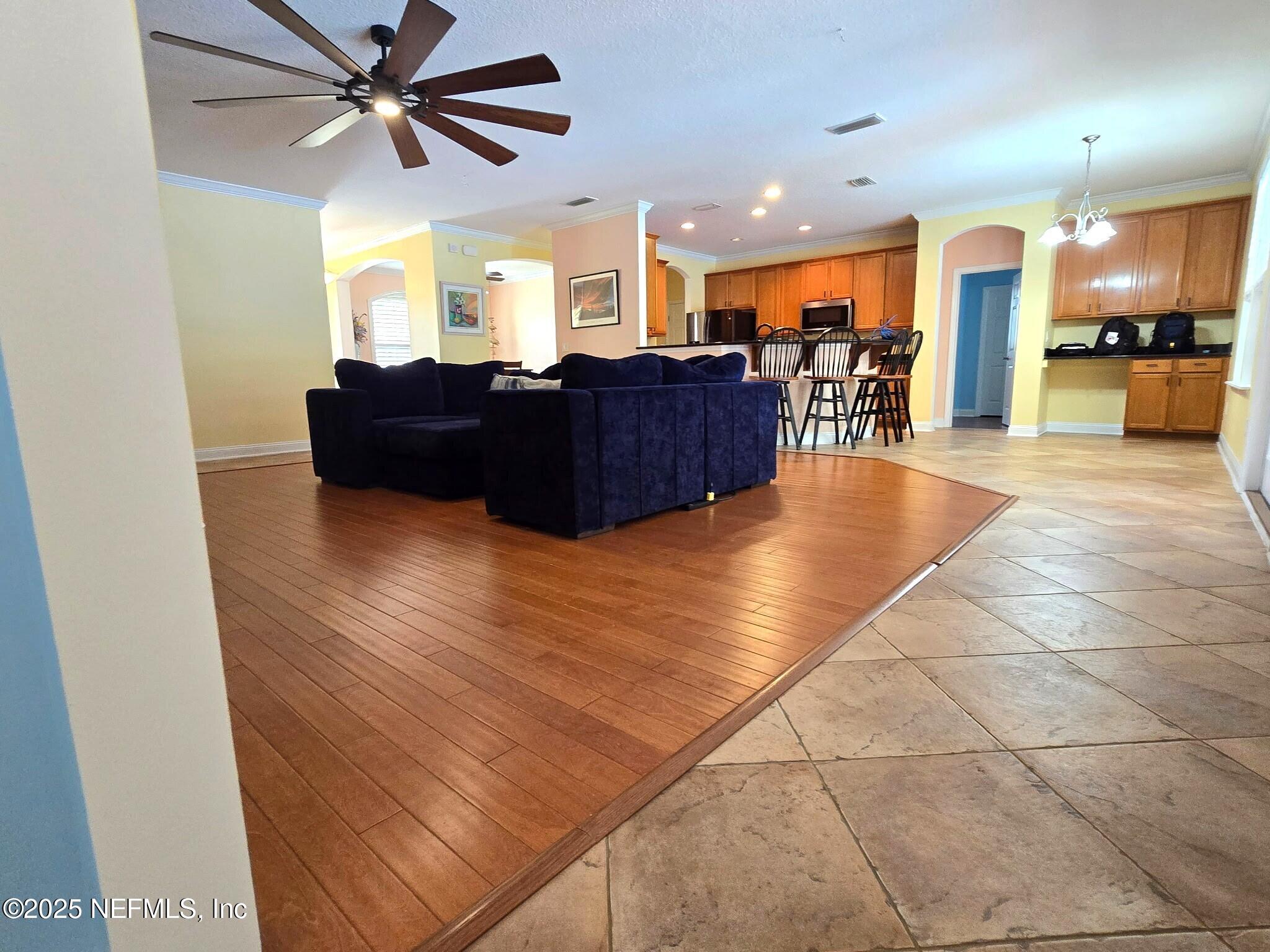 571 E KINGS COLLEGE Drive, St. Johns