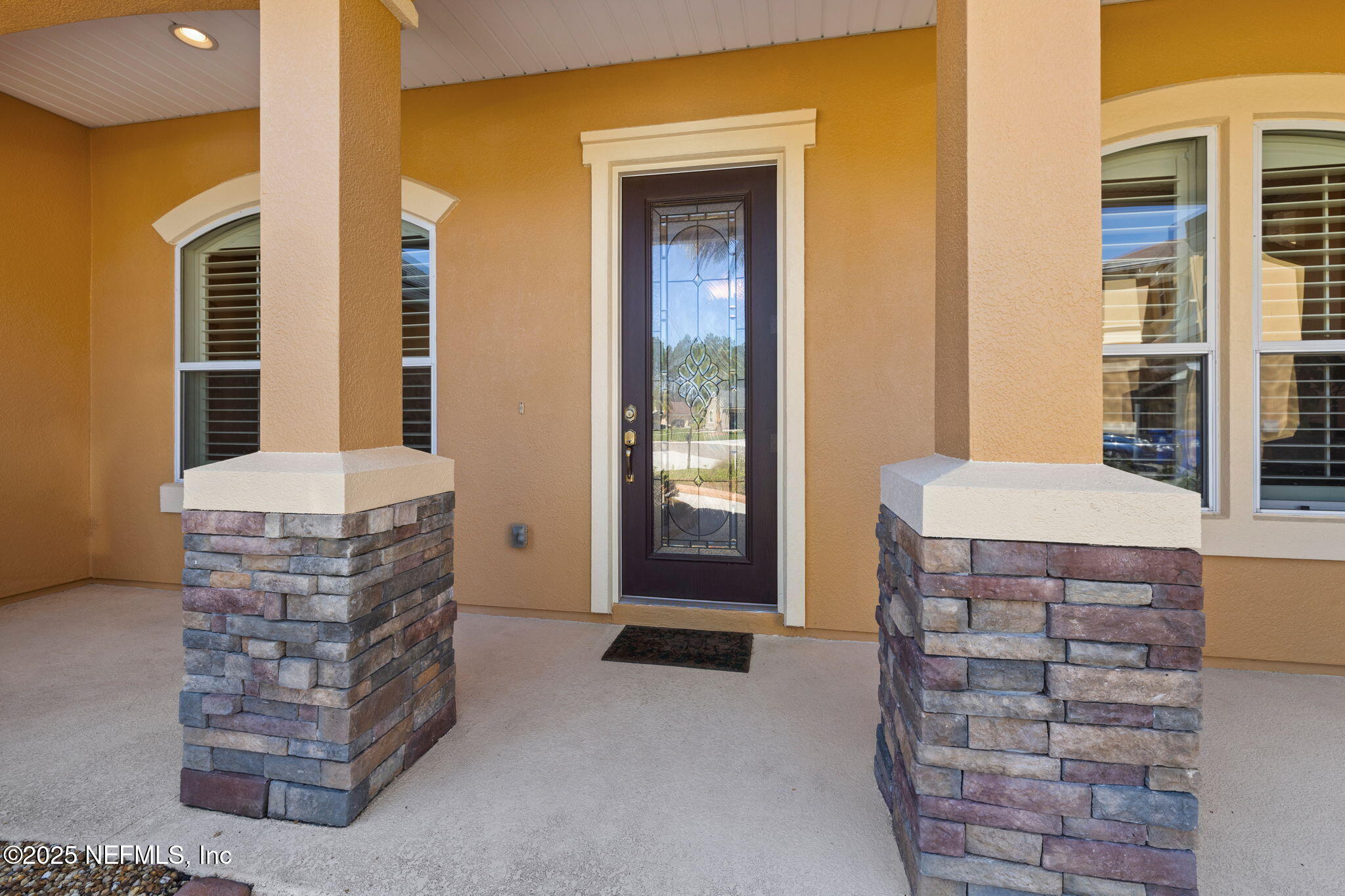 571 E KINGS COLLEGE Drive, St. Johns