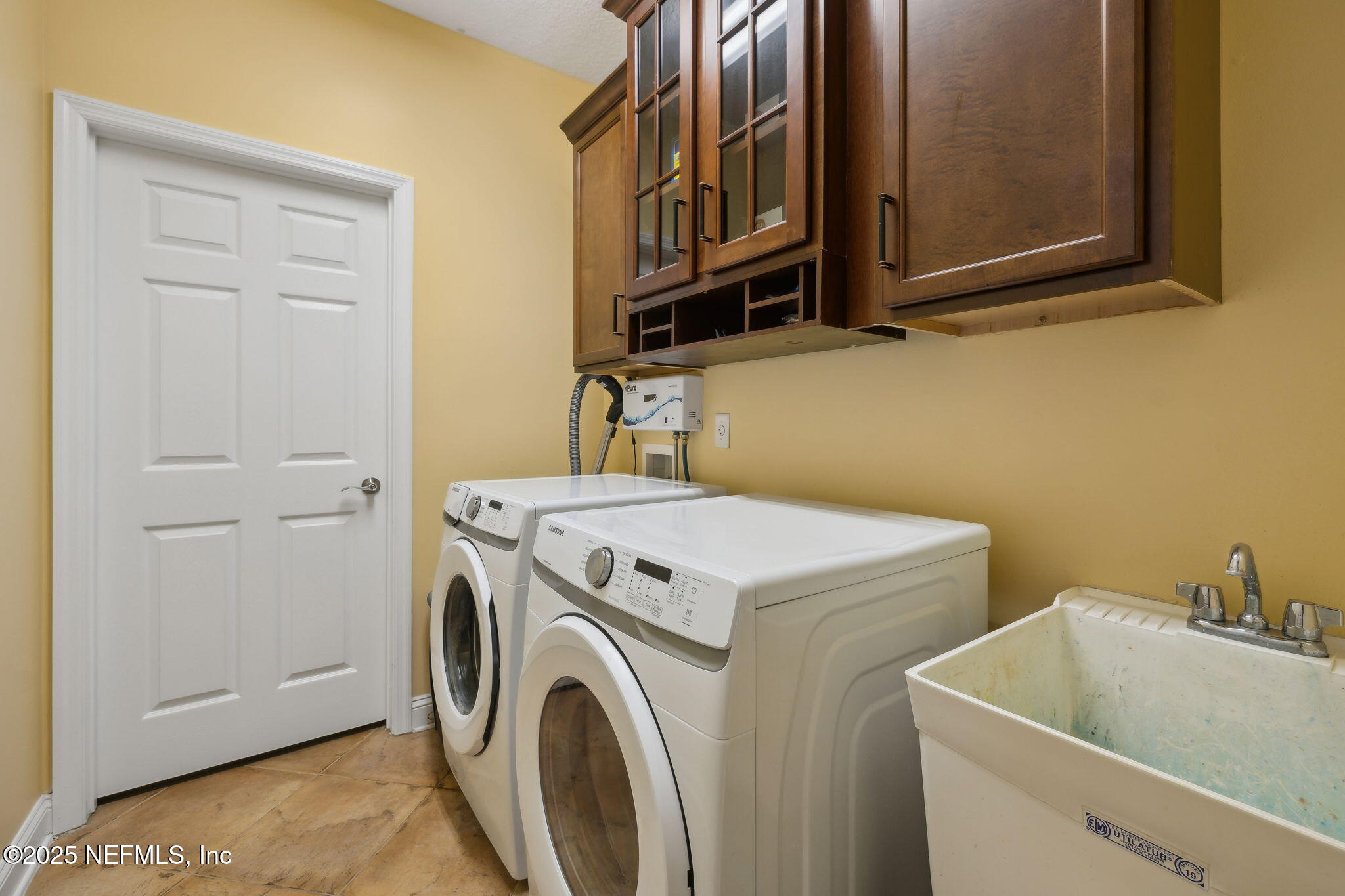 571 E KINGS COLLEGE Drive, St. Johns