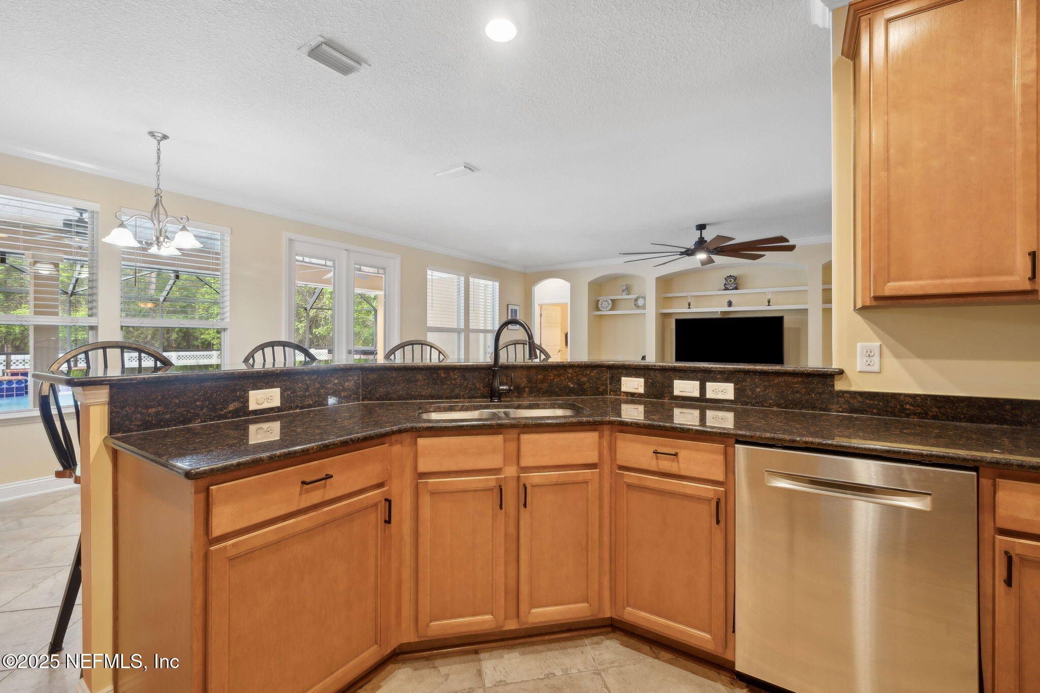 571 E KINGS COLLEGE Drive, St. Johns