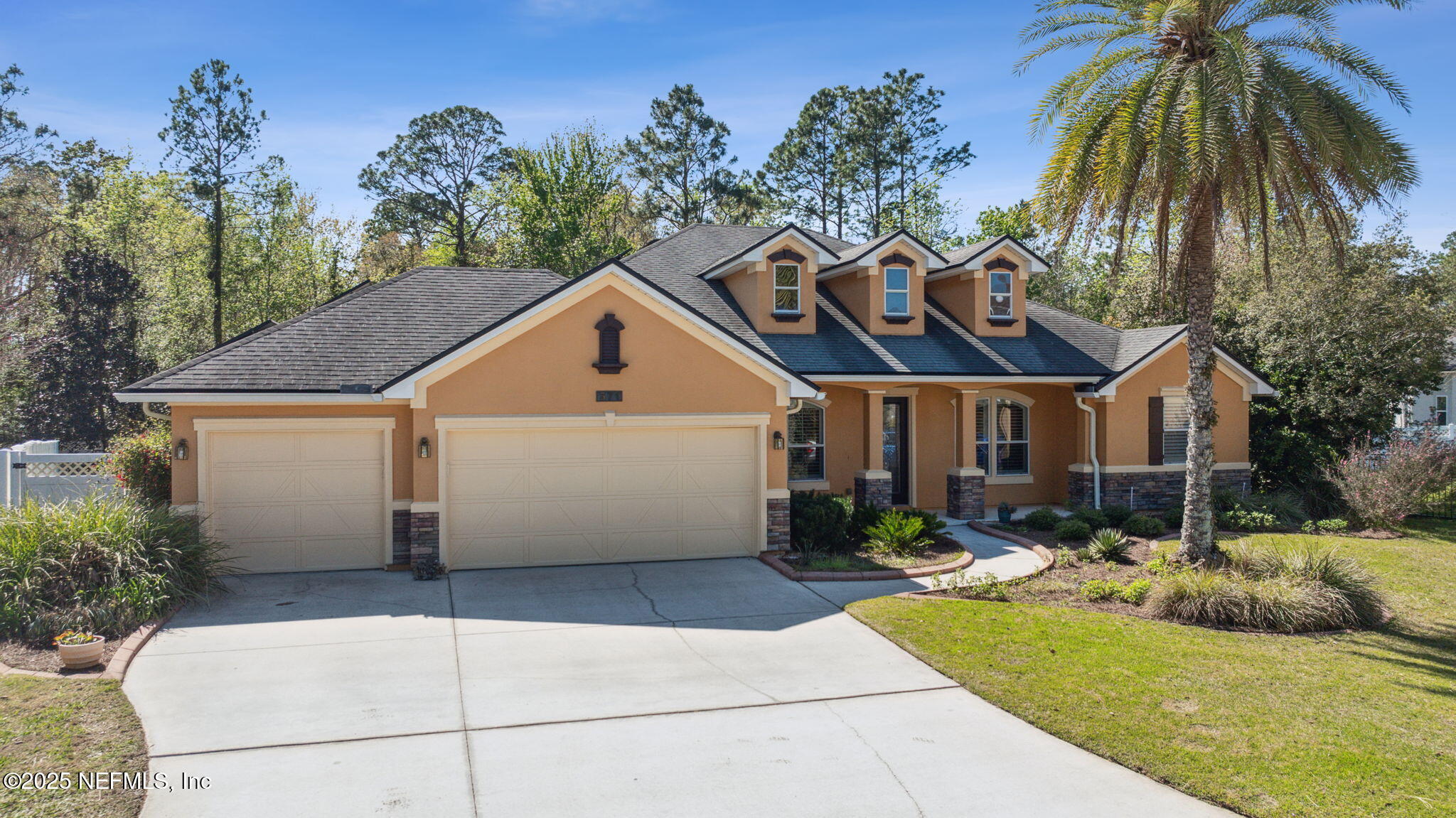 571 E KINGS COLLEGE Drive, St. Johns