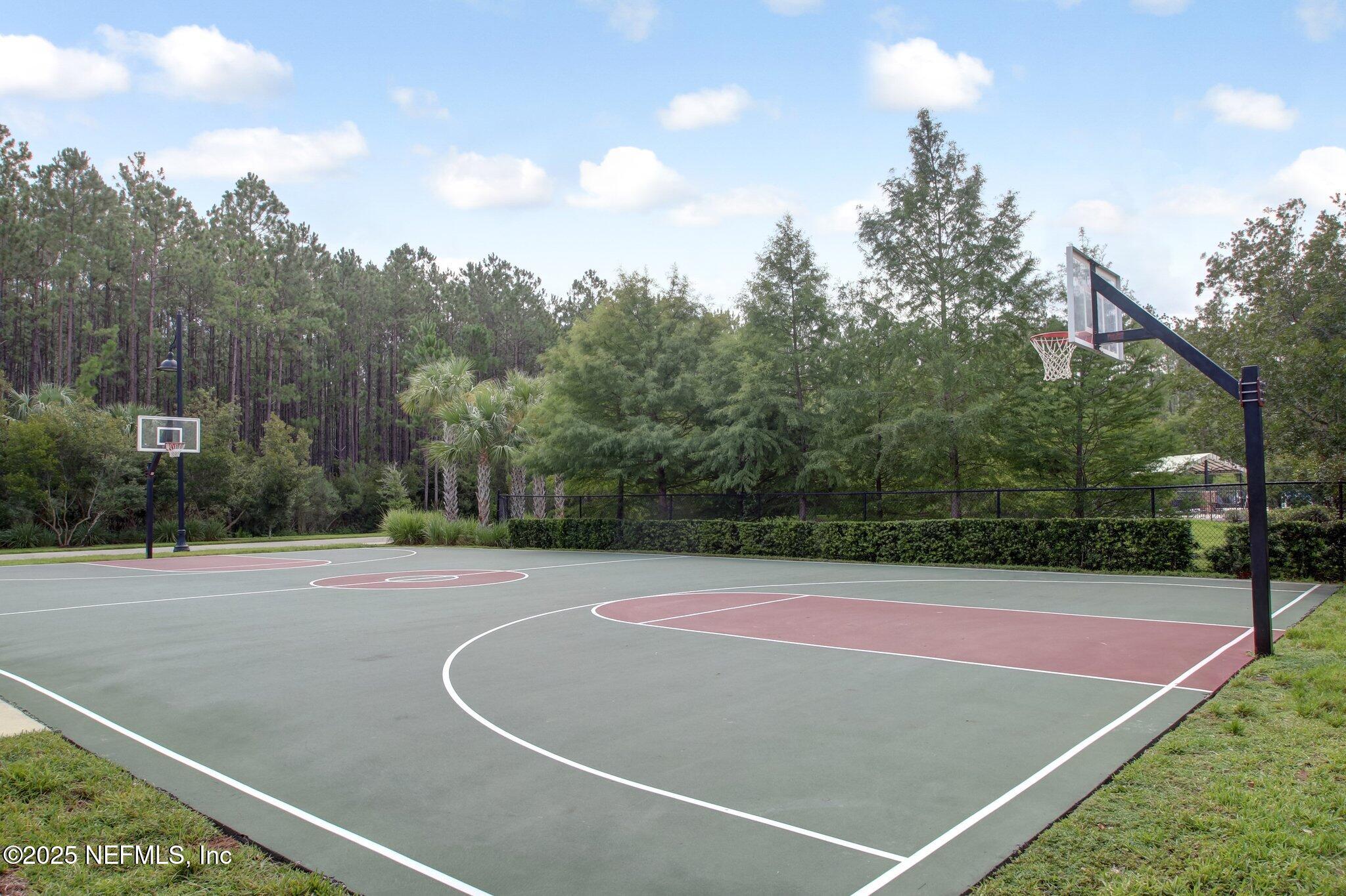 571 E KINGS COLLEGE Drive, St. Johns