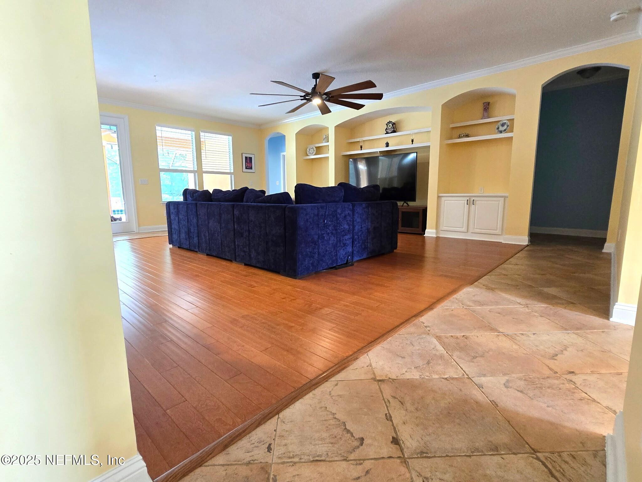 571 E KINGS COLLEGE Drive, St. Johns