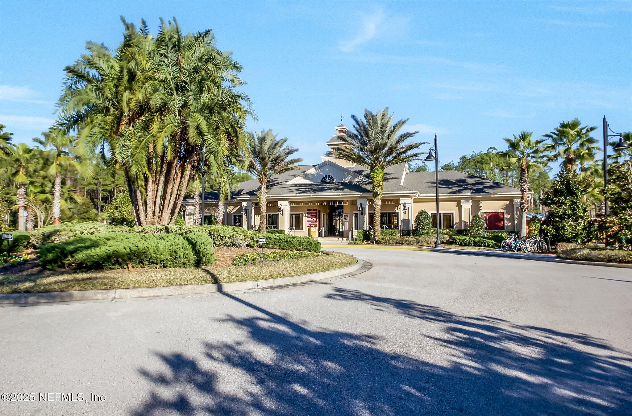 571 E KINGS COLLEGE Drive, St. Johns