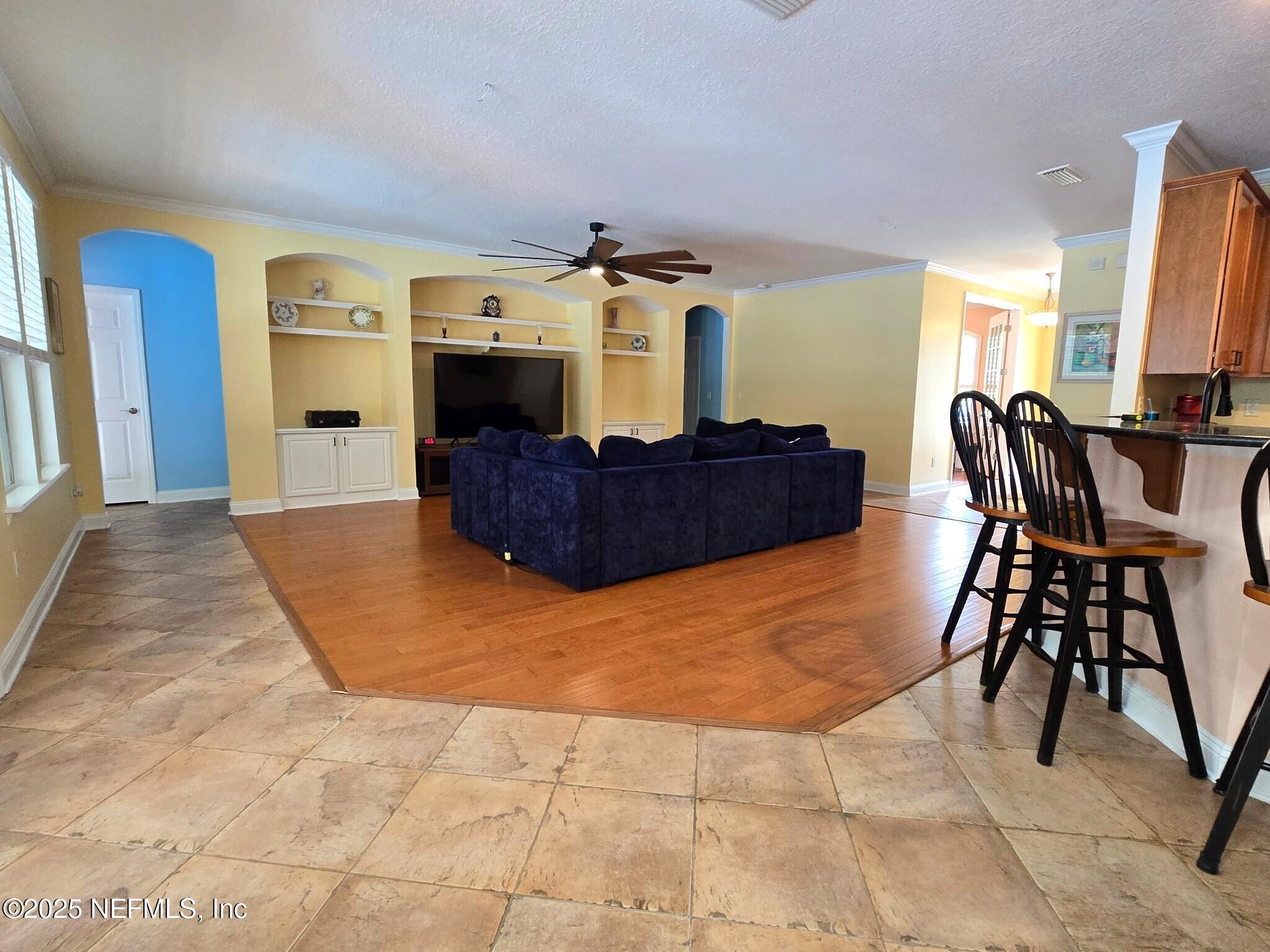571 E KINGS COLLEGE Drive, St. Johns
