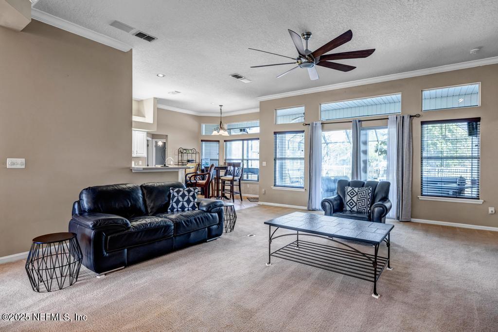 525 WILLOW OAK Lane, St. Johns